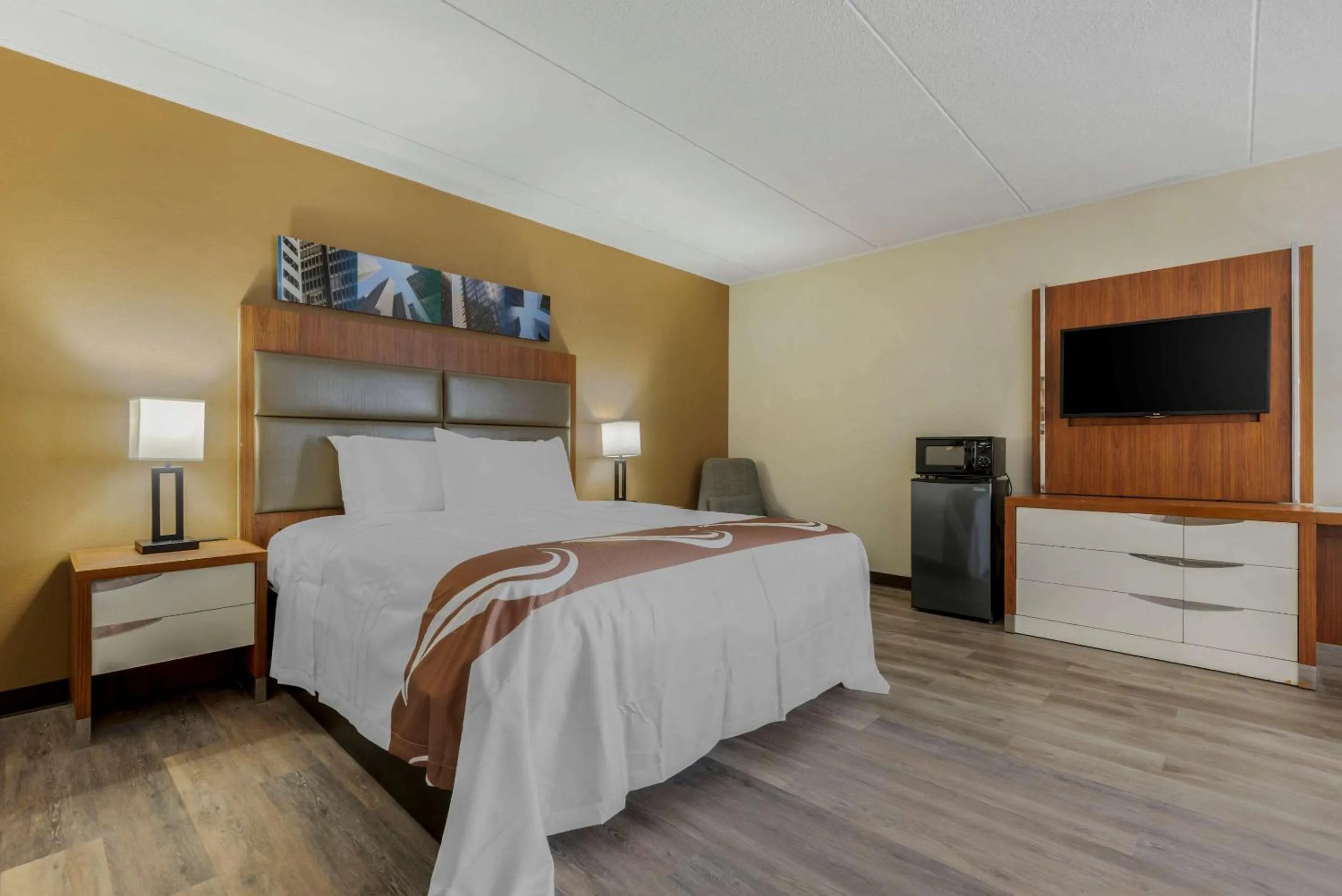 Bedroom, Bed in Quality Inn & Suites New Hartford - Utica