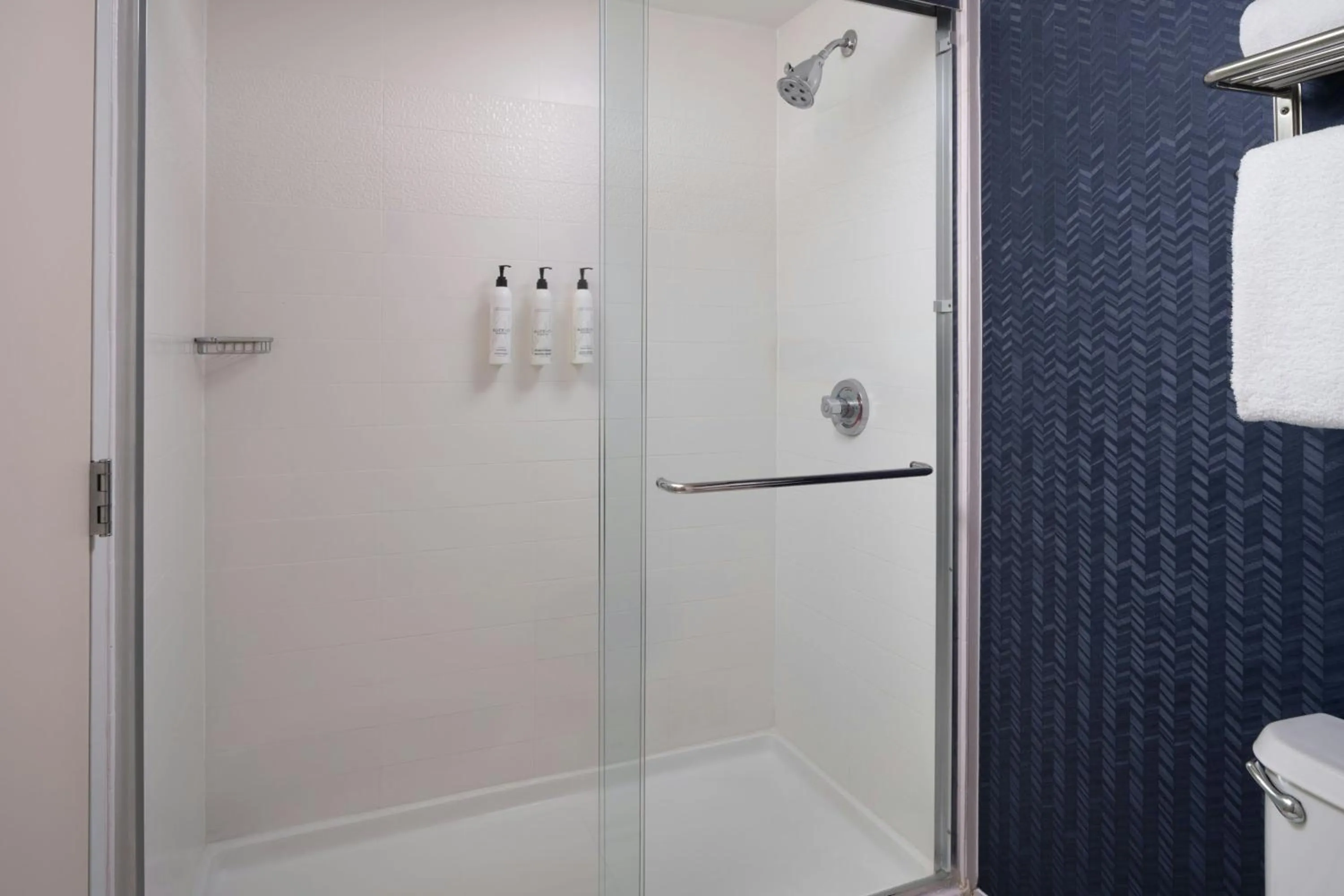 Bathroom in Fairfield Inn Orlando Airport