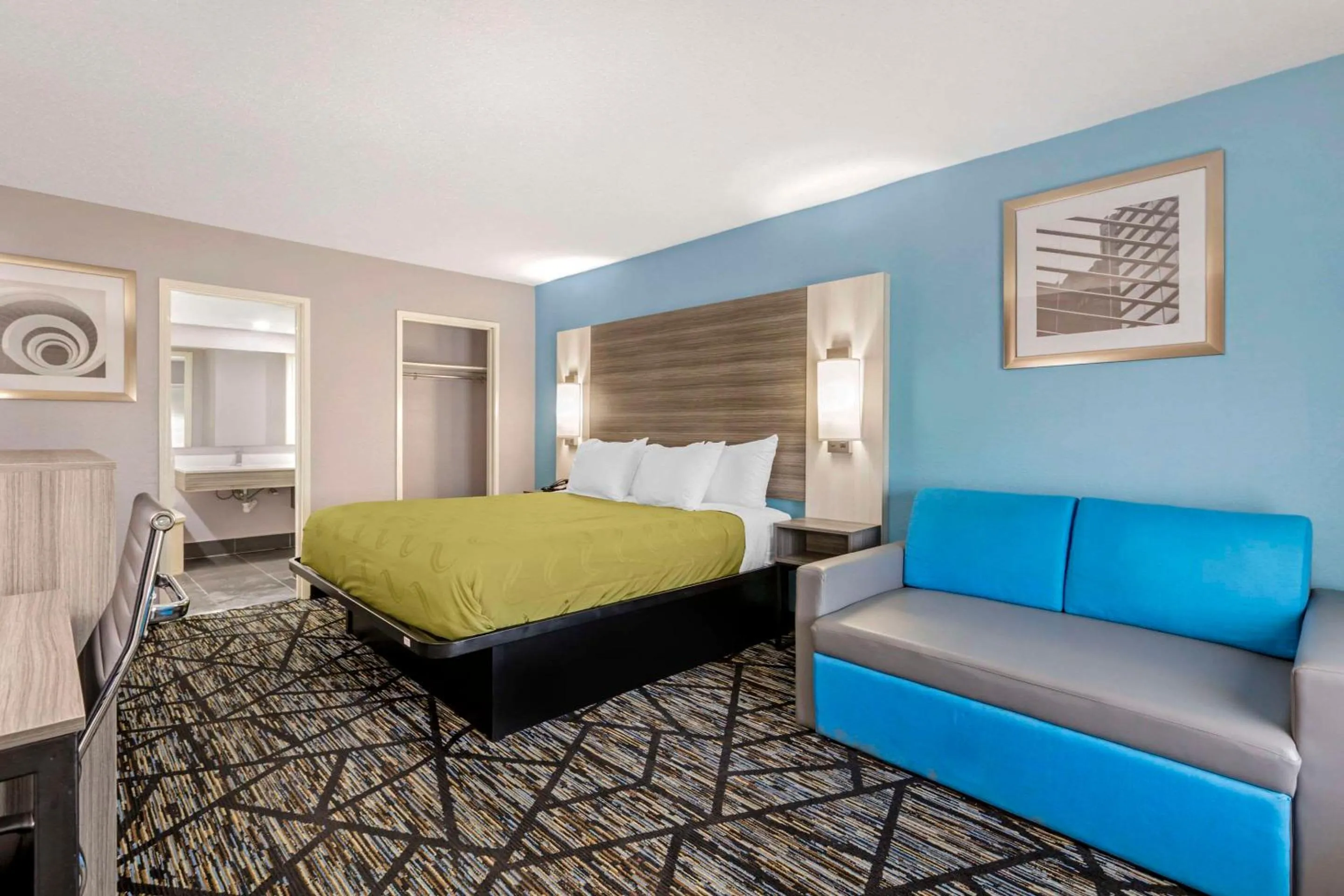 Bedroom, Bed in Quality Inn Newberry