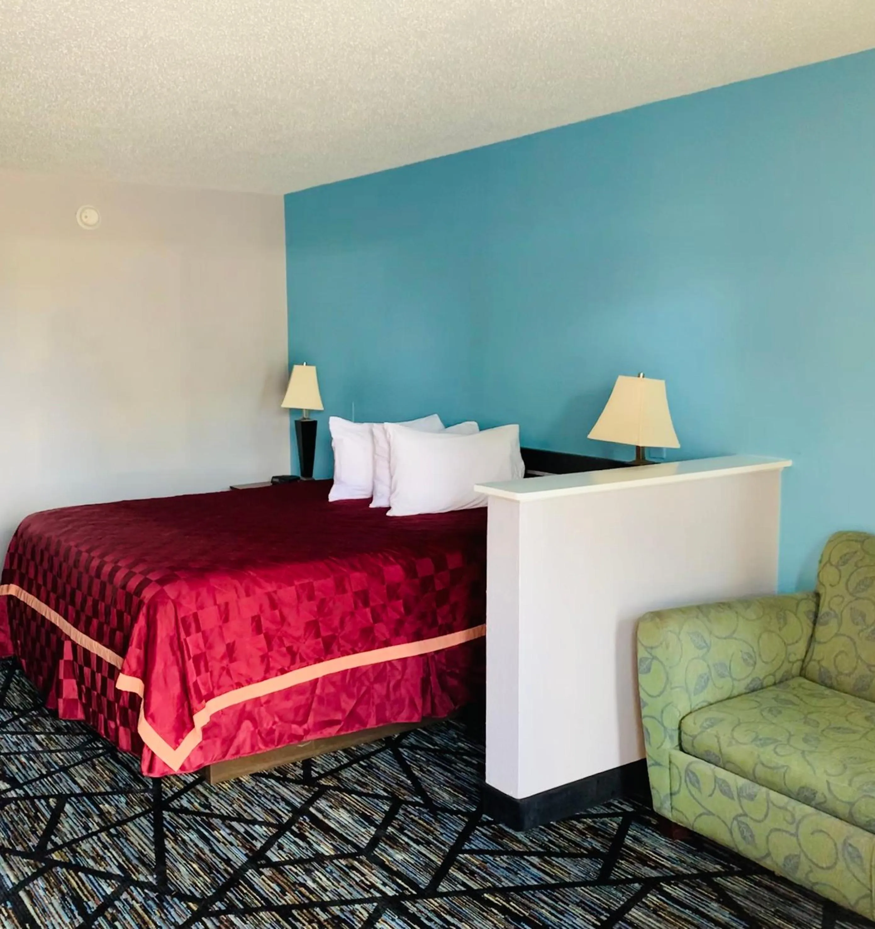 Bed in Quality Inn Newberry