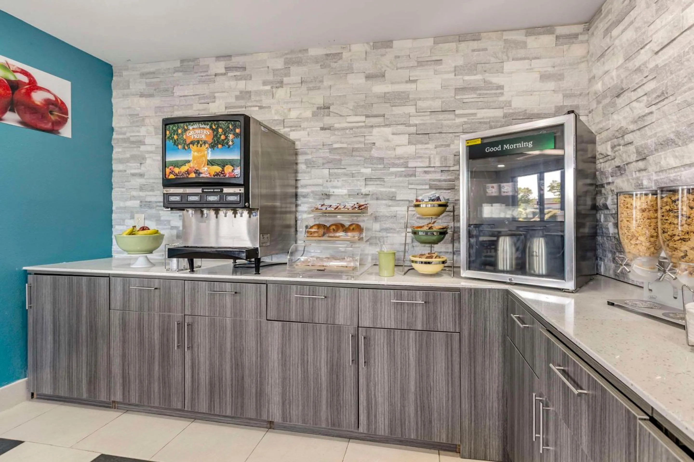 Breakfast in Quality Inn Newberry