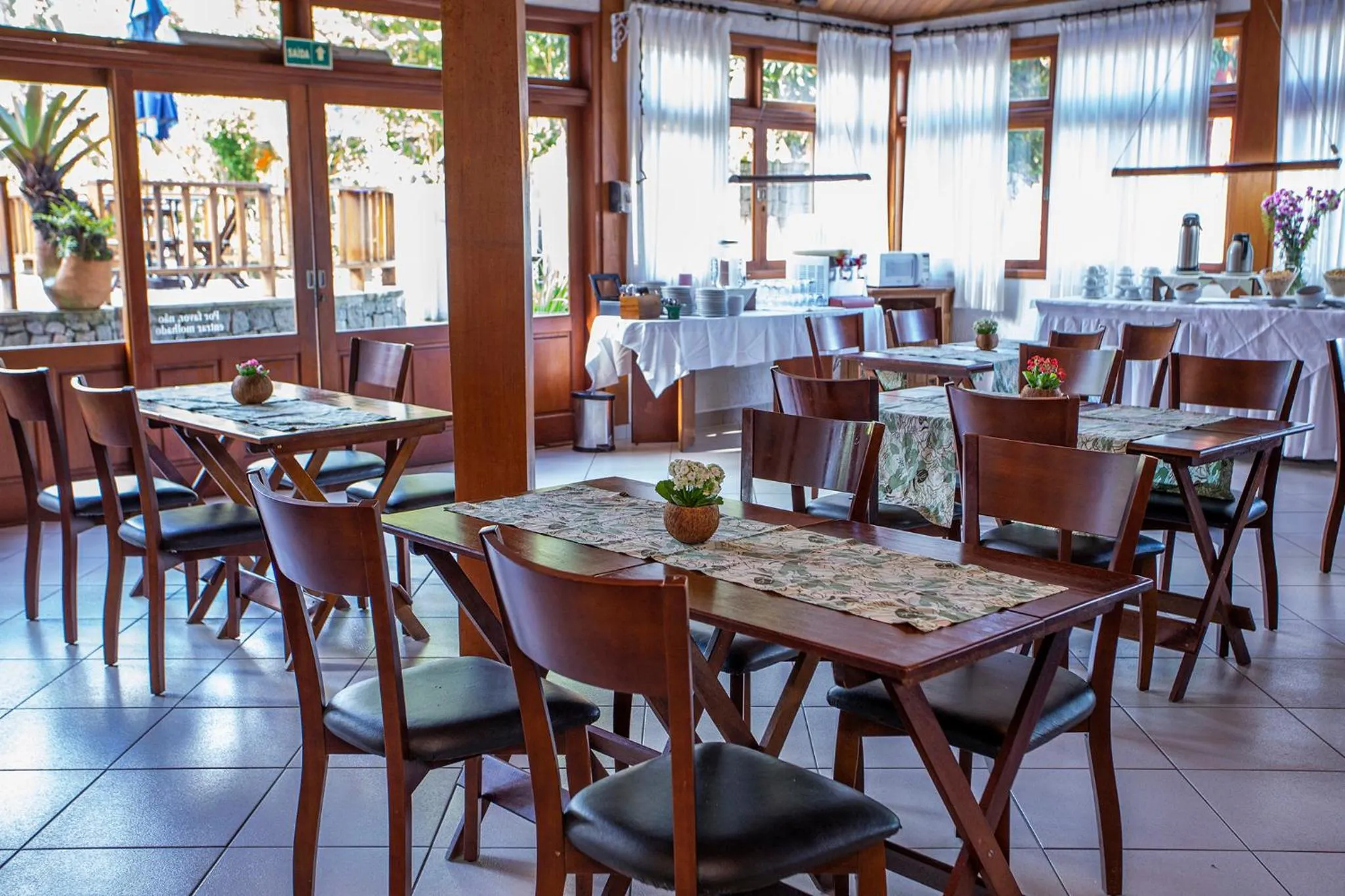 Restaurant/places to eat in Hotel Praia do Portinho