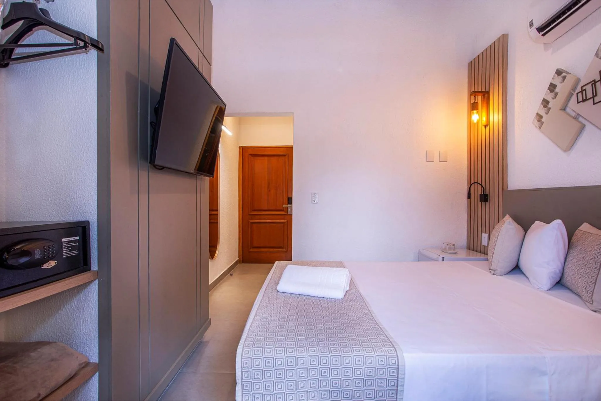 Bedroom, Bed in Hotel Praia do Portinho