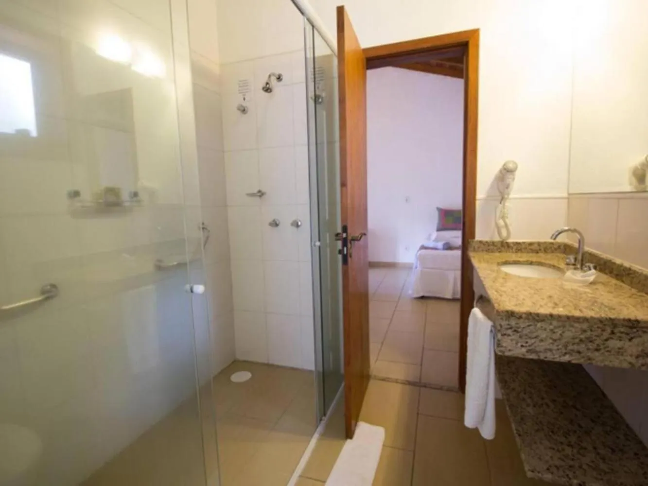 Bathroom in Hotel Praia do Portinho