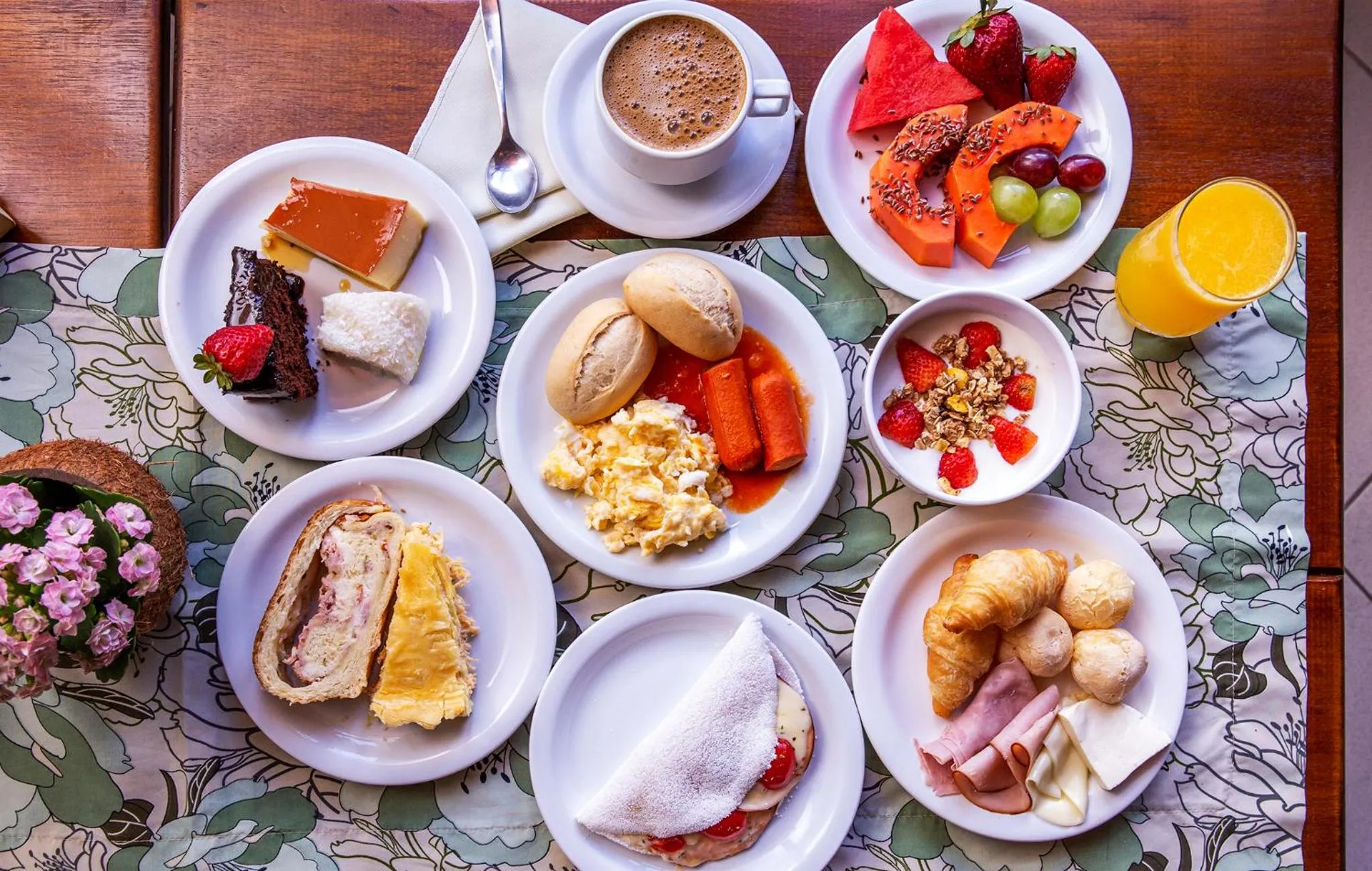 Breakfast in Hotel Praia do Portinho