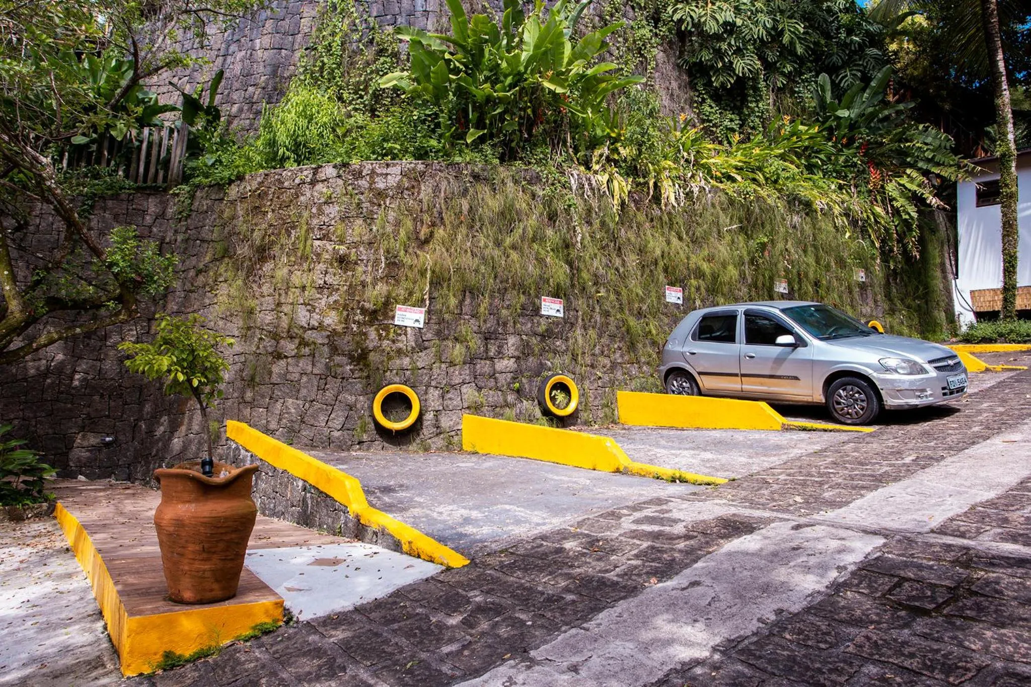 Parking in Hotel Praia do Portinho