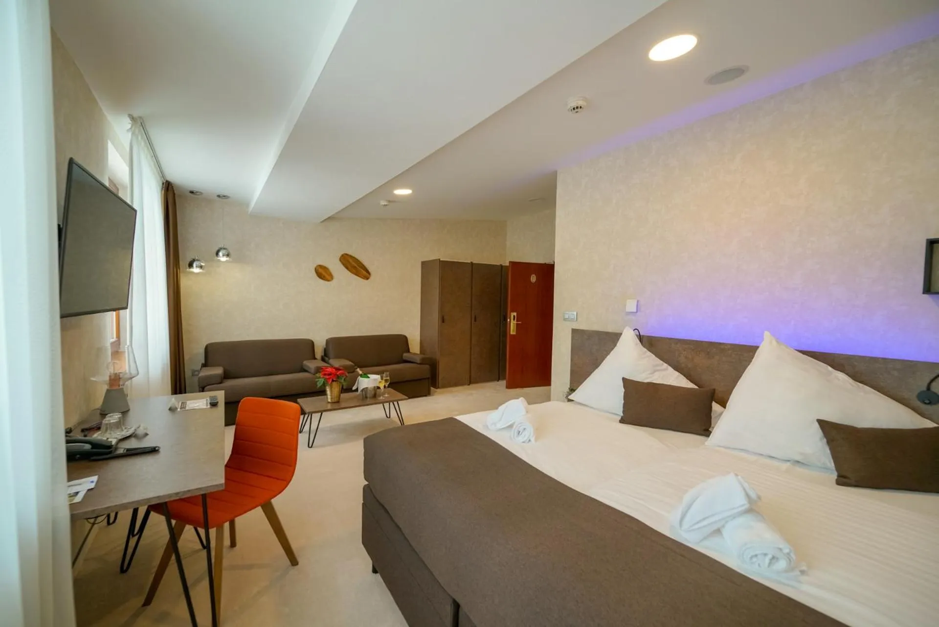 Living room, Bed in Grand Hotel BELLEVUE