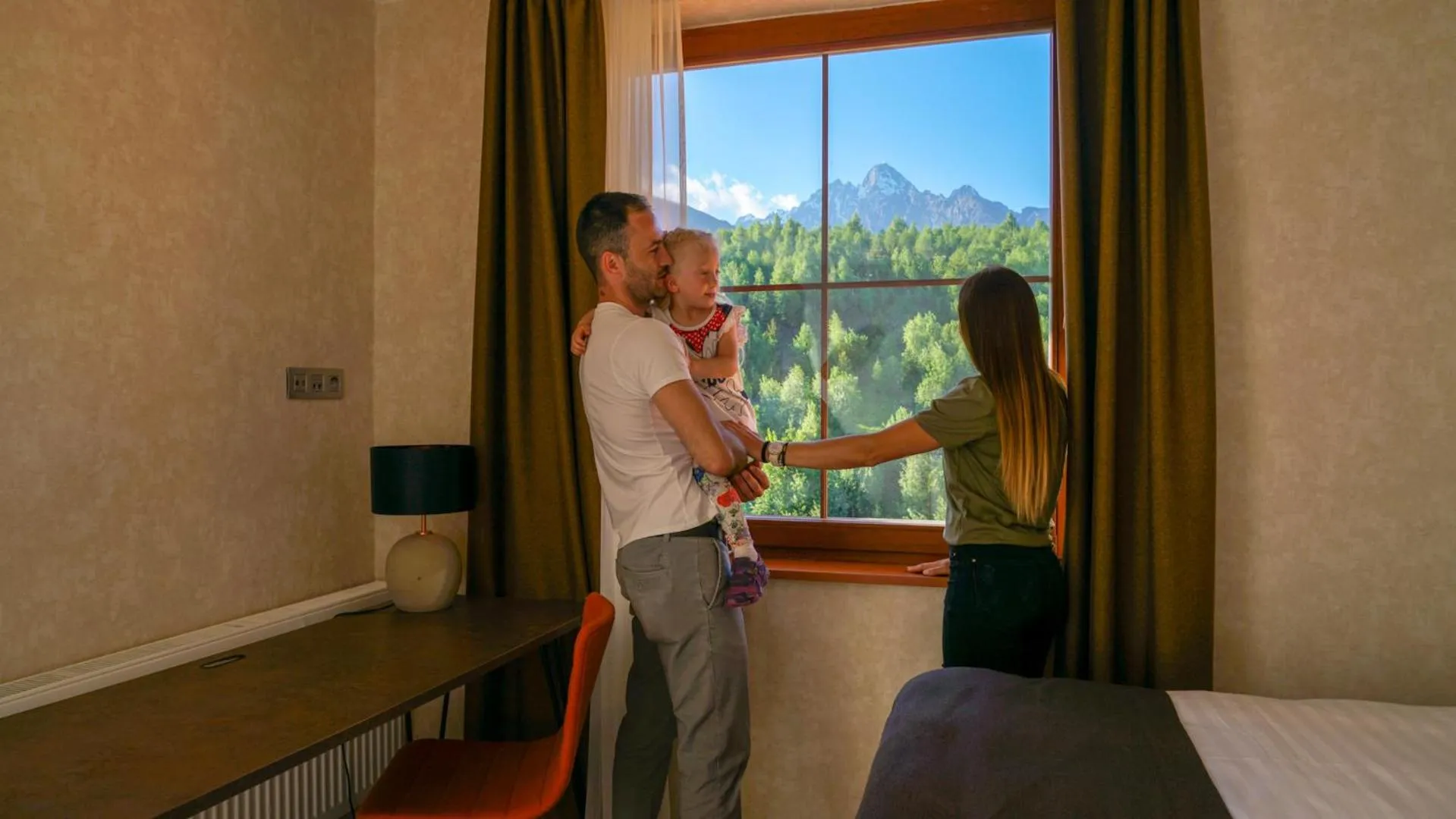 People in Grand Hotel BELLEVUE