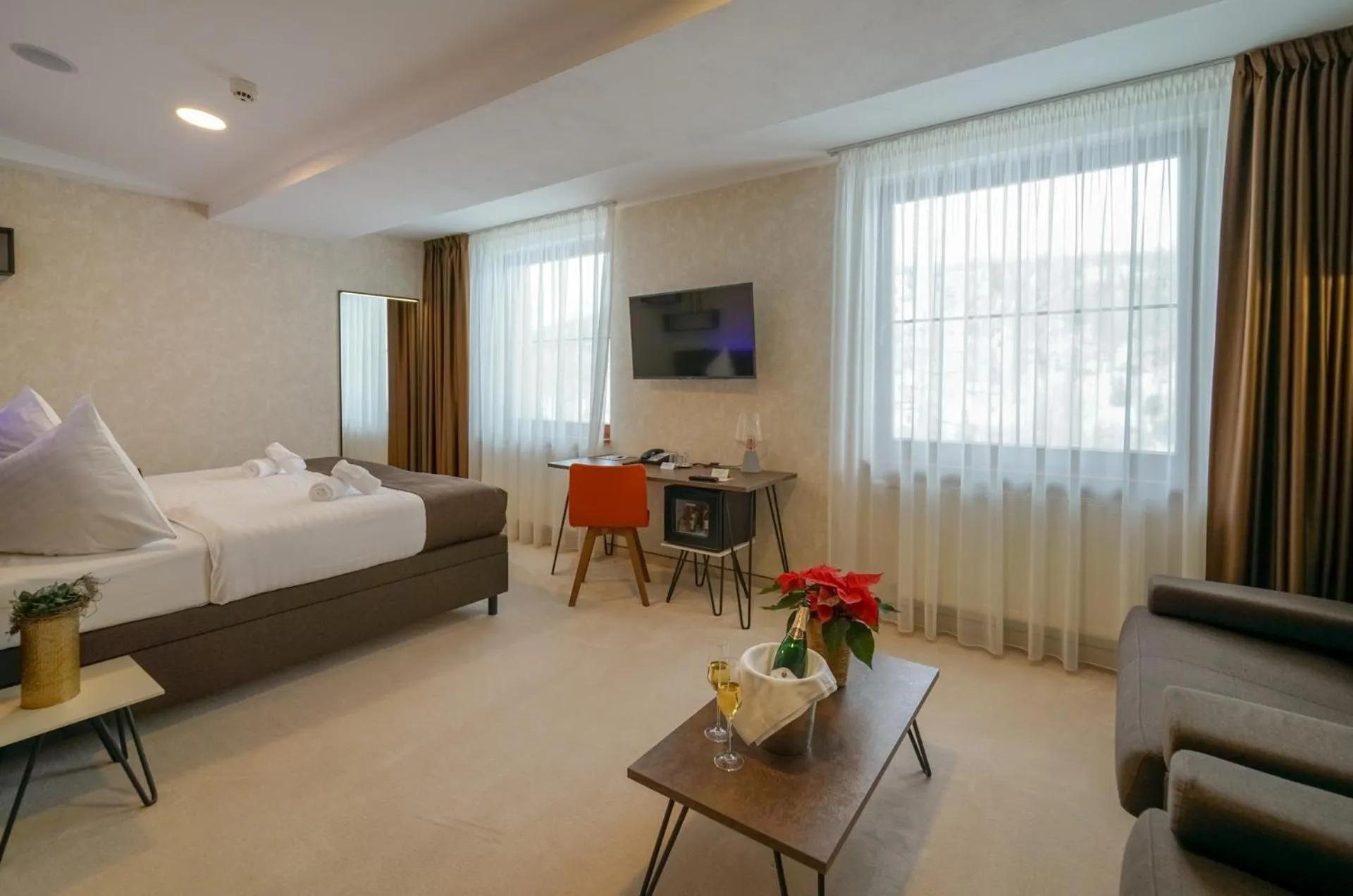 TV and multimedia, Bed in Grand Hotel BELLEVUE