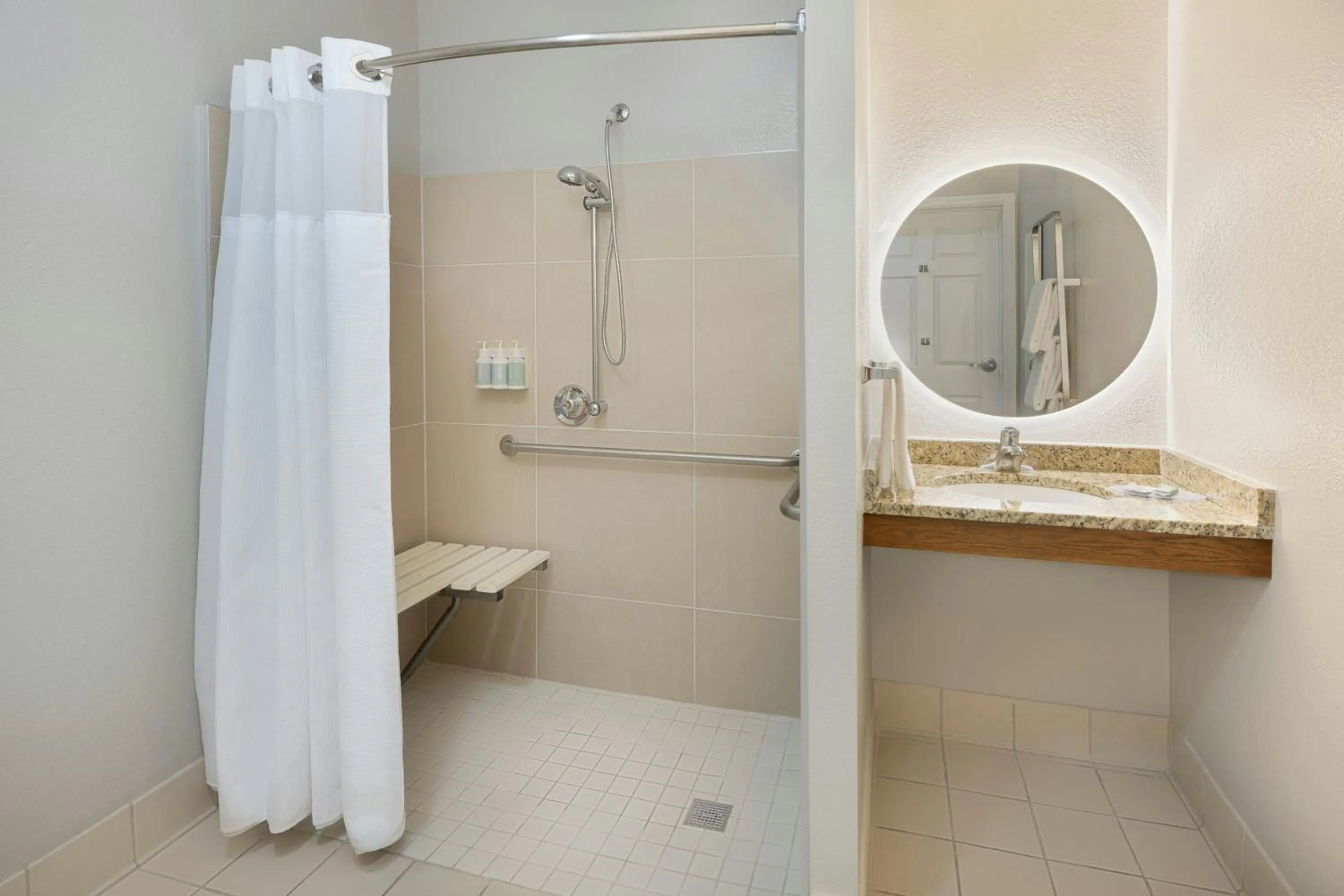 Bathroom in TownePlace Suites by Marriott Orlando East/UCF Area