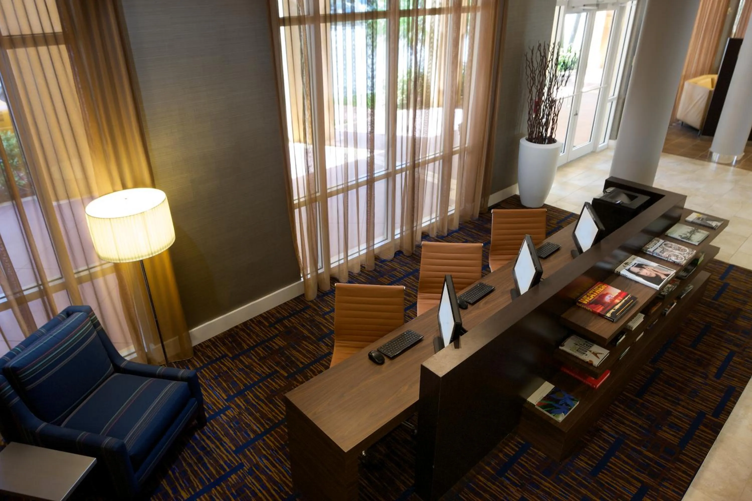 Lobby or reception in Courtyard Miami Dadeland