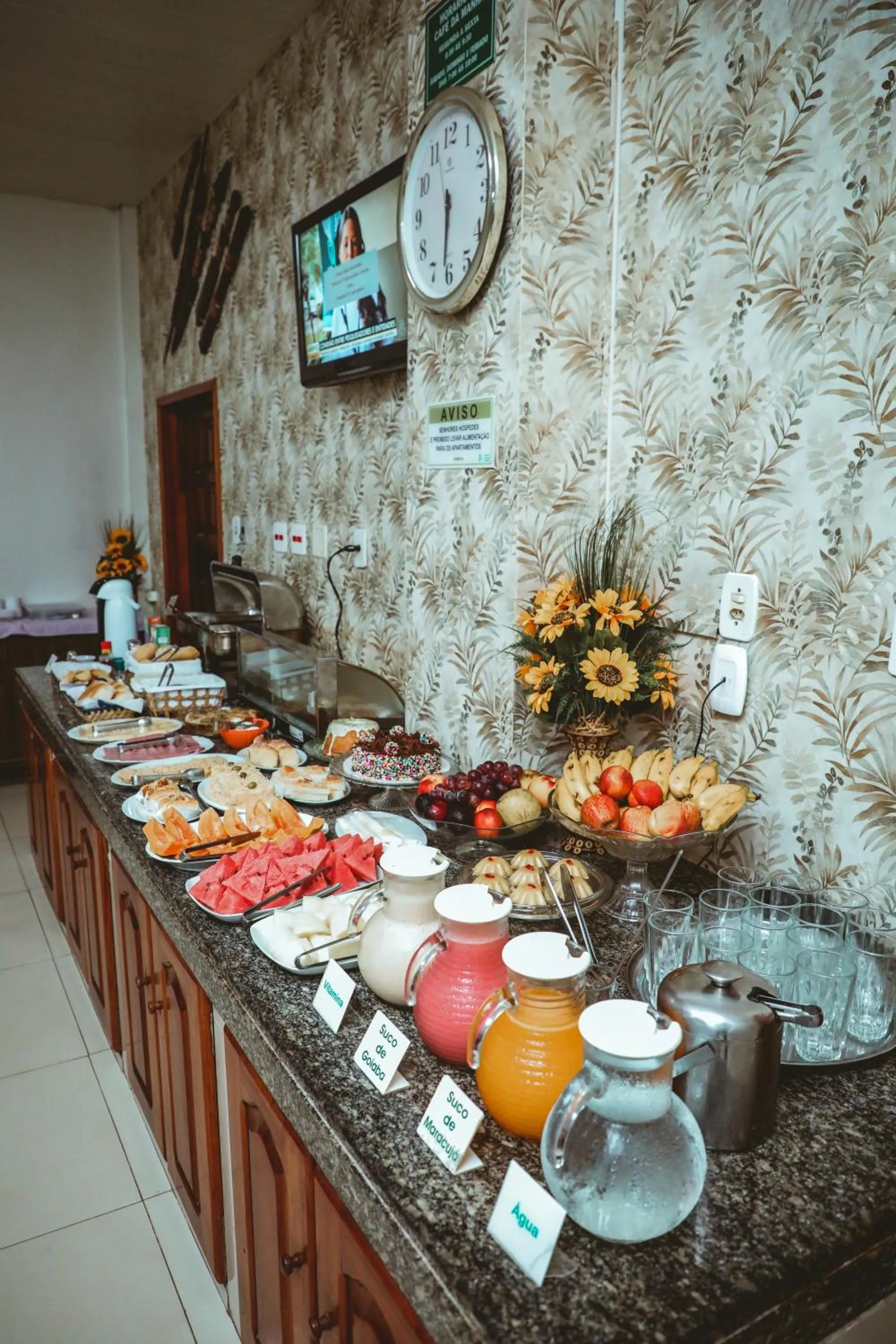 Buffet breakfast in Frota Palace Hotel