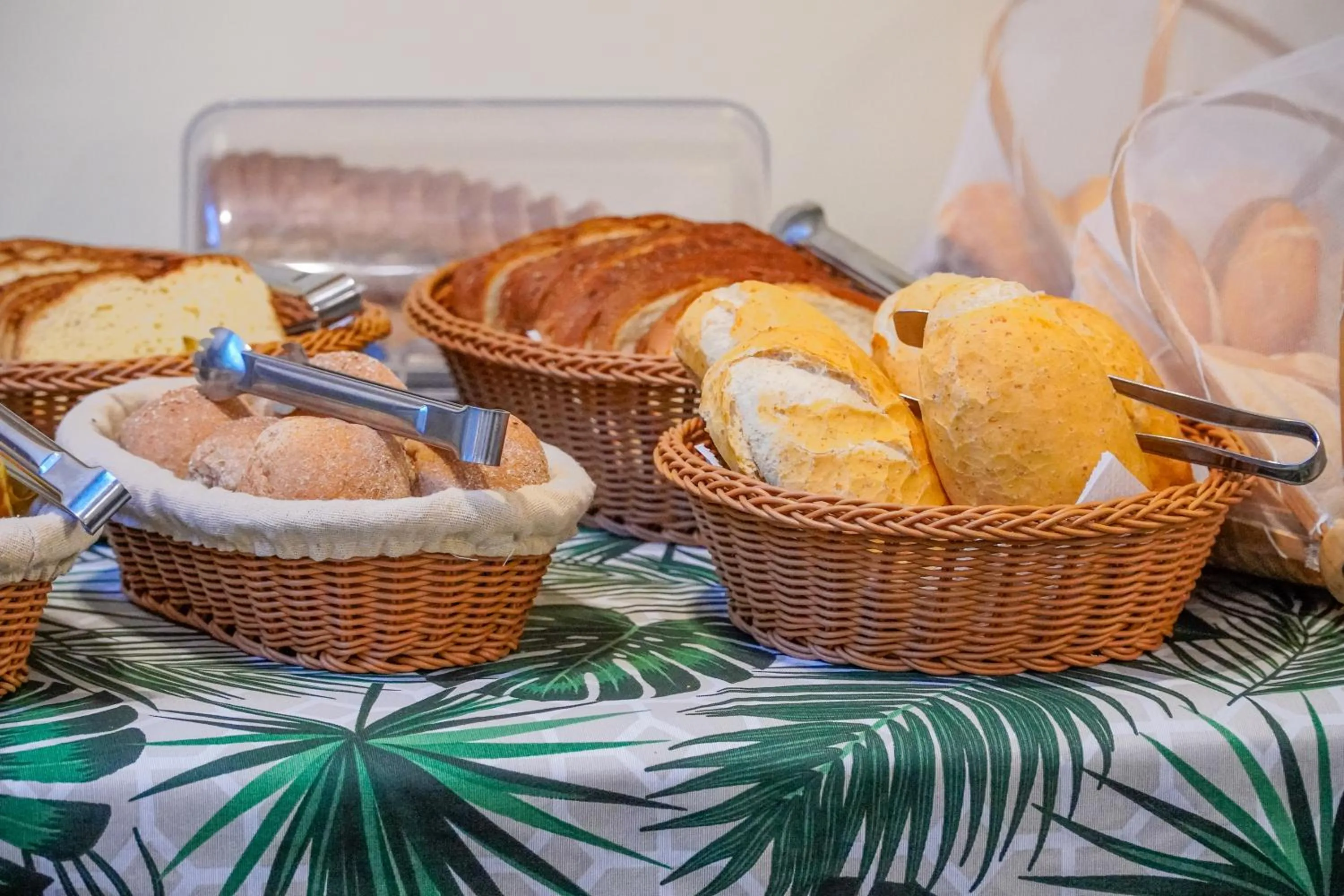 Food and drinks in VELINN Feiticeira Praia Hotel