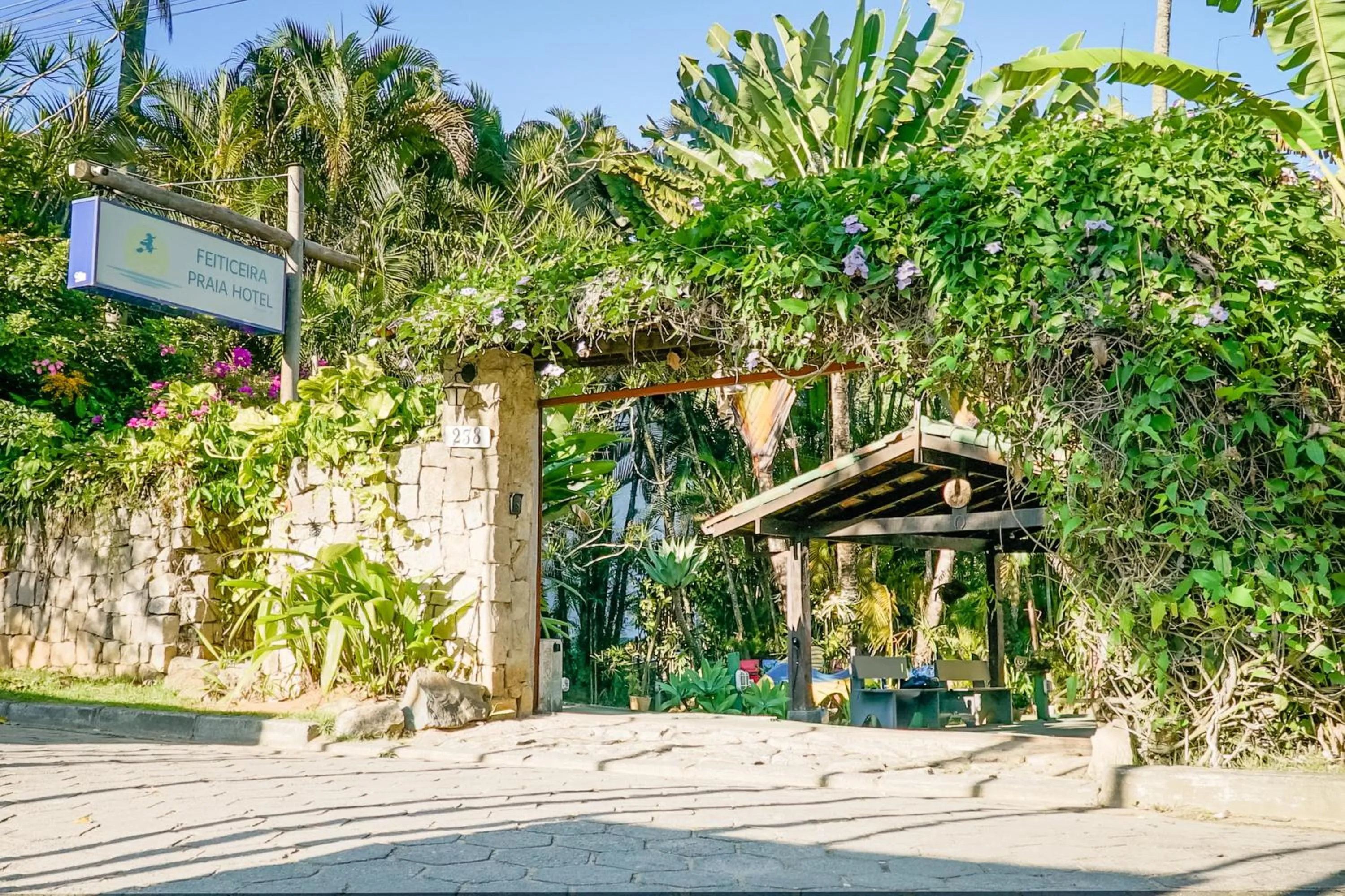 Garden in VELINN Feiticeira Praia Hotel