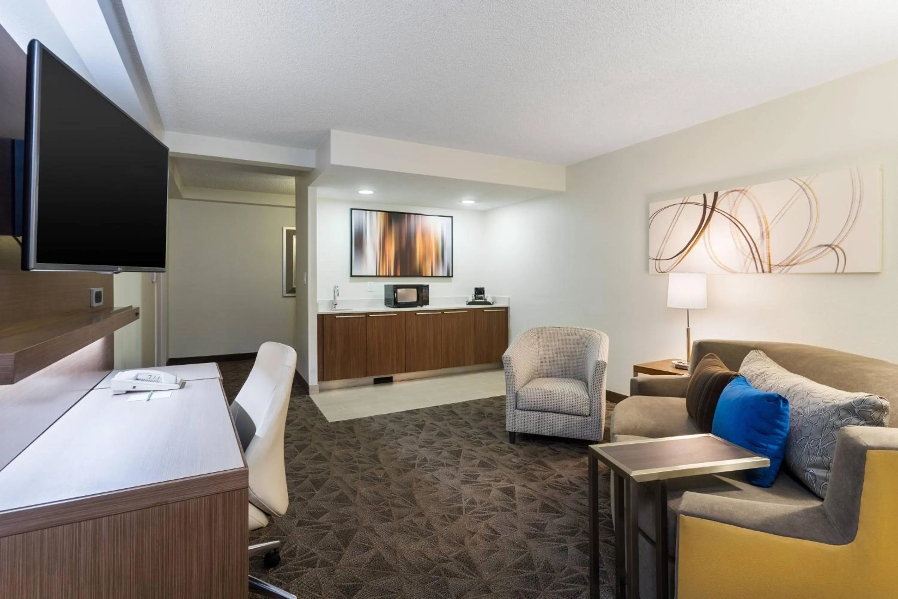 Bedroom in Courtyard Miami Downtown Brickell Area