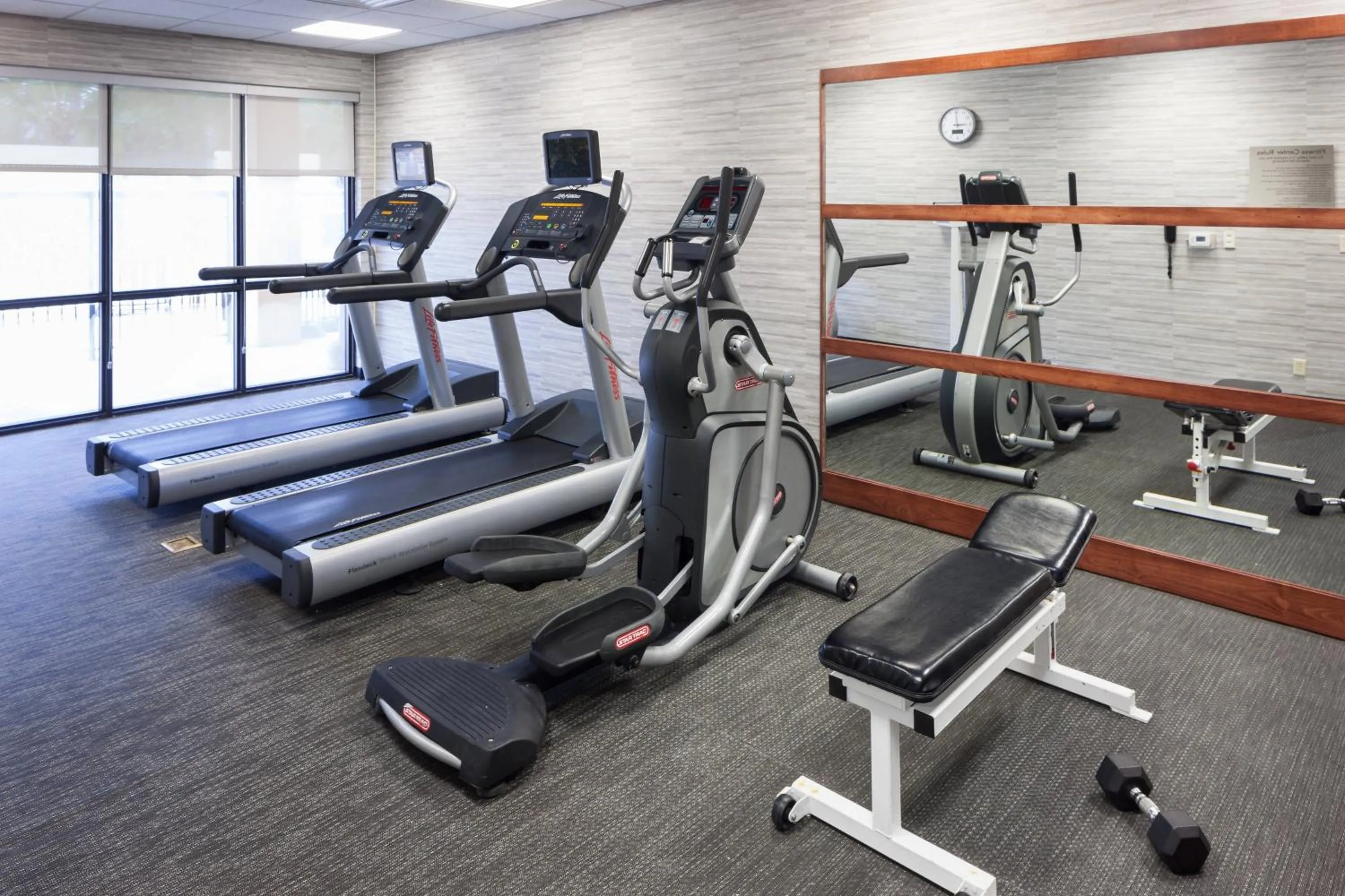 Fitness centre/facilities in Courtyard by Marriott Miami at Dolphin Mall