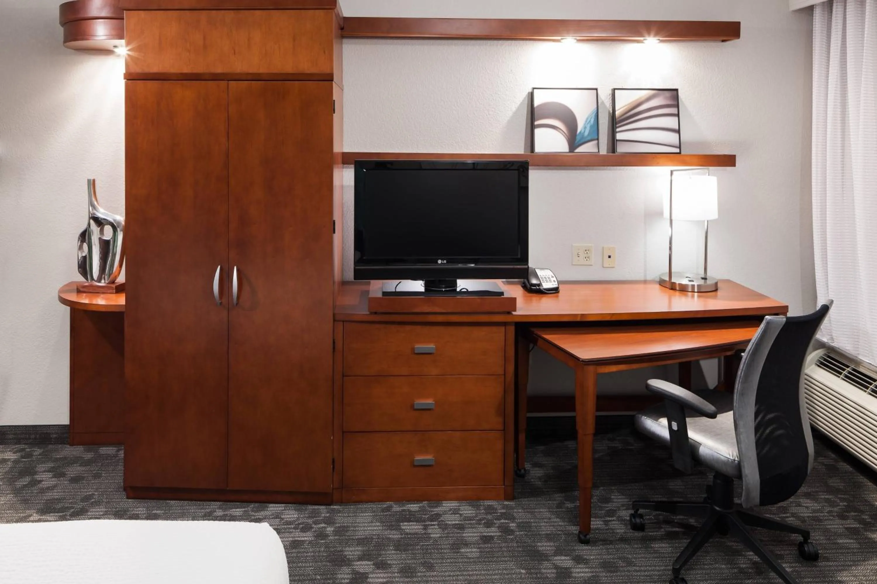 Photo of the whole room in Courtyard by Marriott Miami at Dolphin Mall