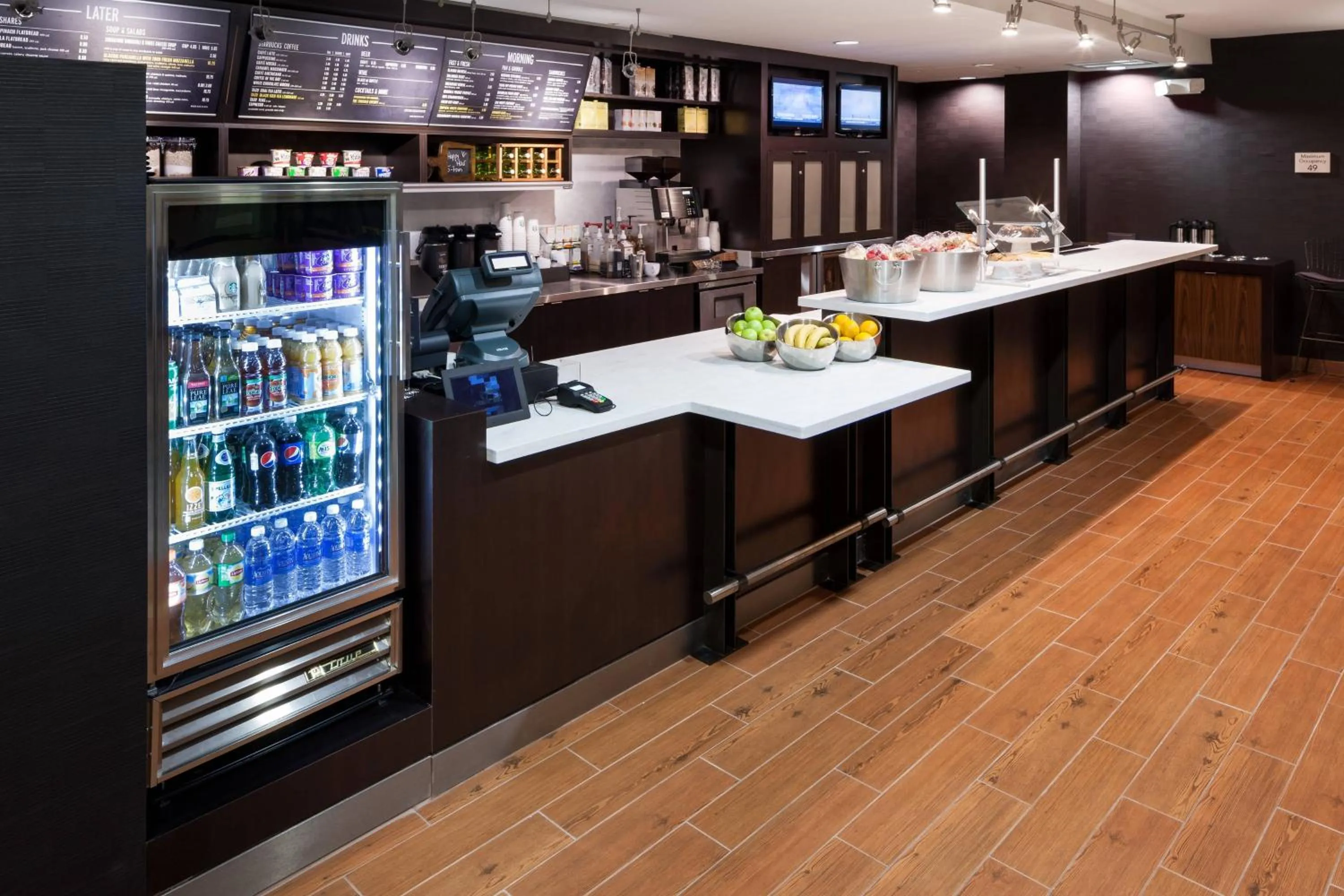 Restaurant/places to eat in Courtyard by Marriott Miami at Dolphin Mall