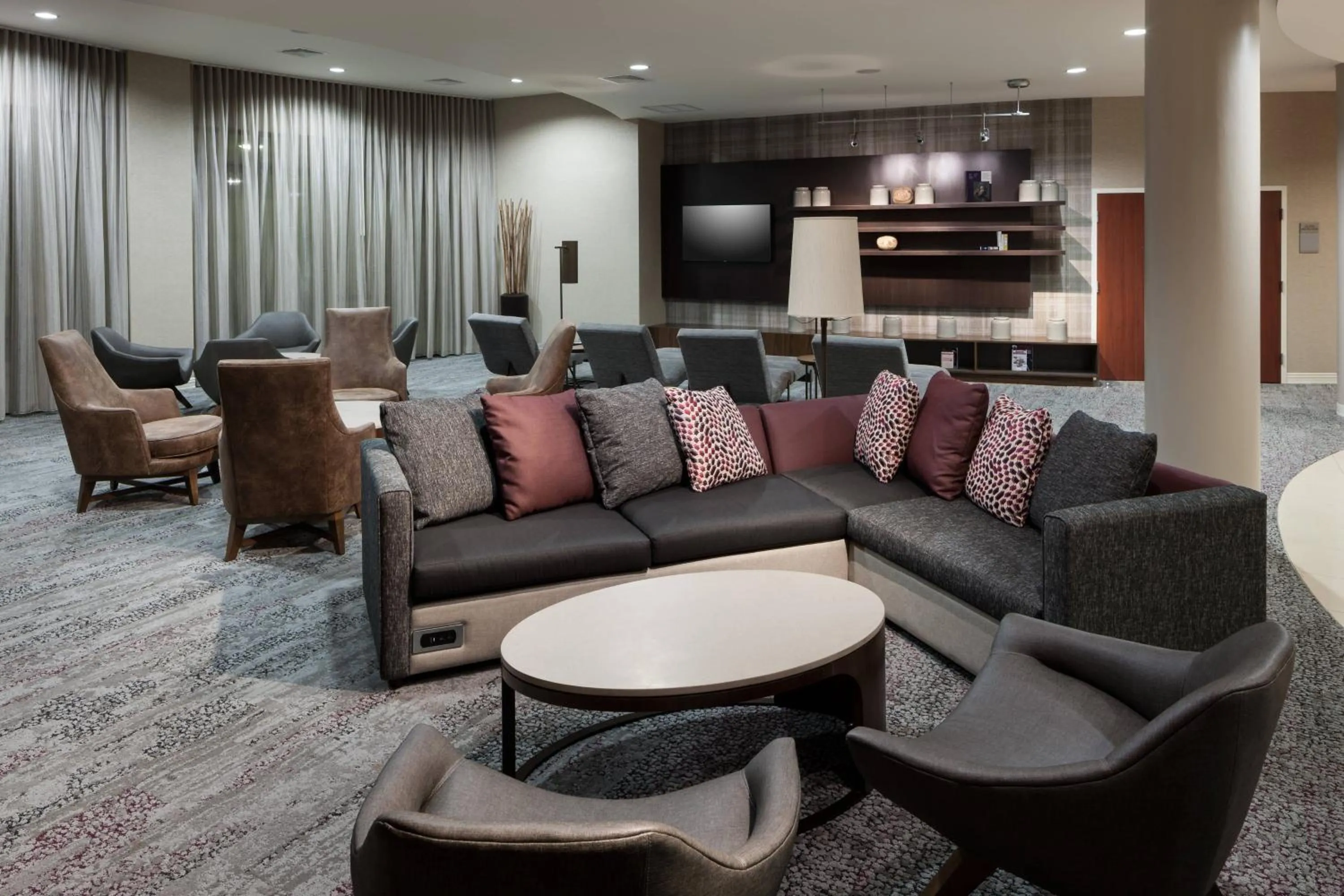 Lobby or reception in Courtyard by Marriott Miami at Dolphin Mall