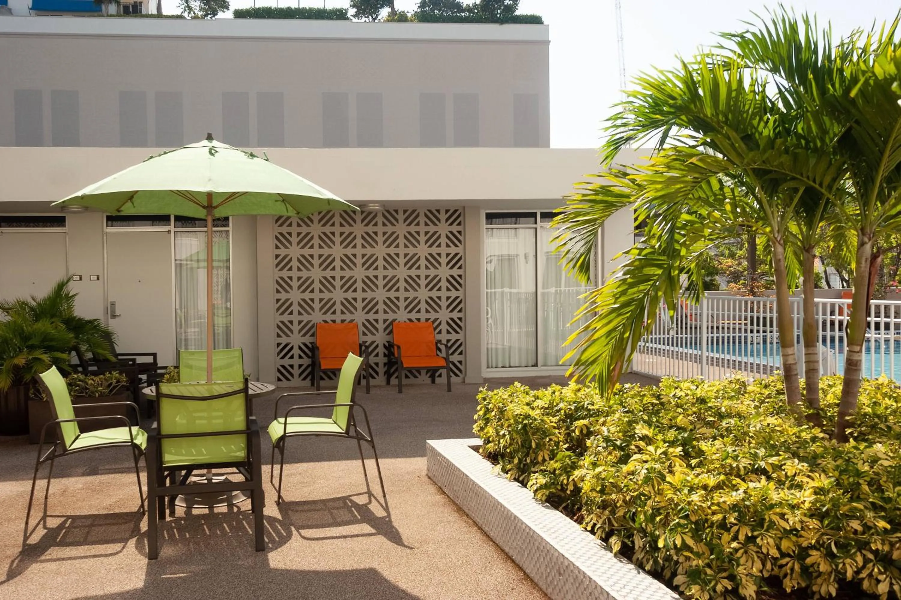 Bedroom in Courtyard Miami Coral Gables