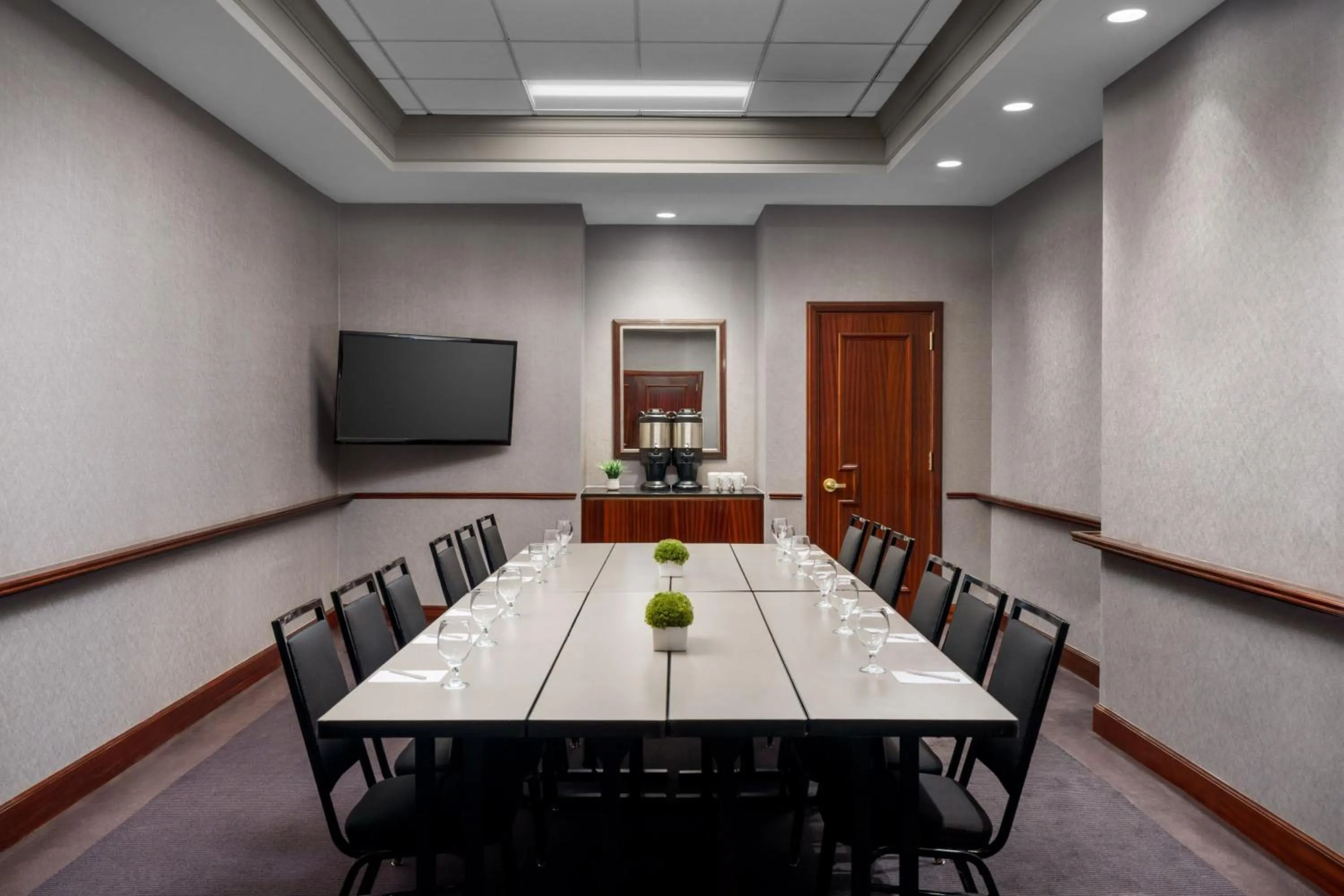 Meeting/conference room in Residence Inn by Marriott New York Manhattan/Times Square