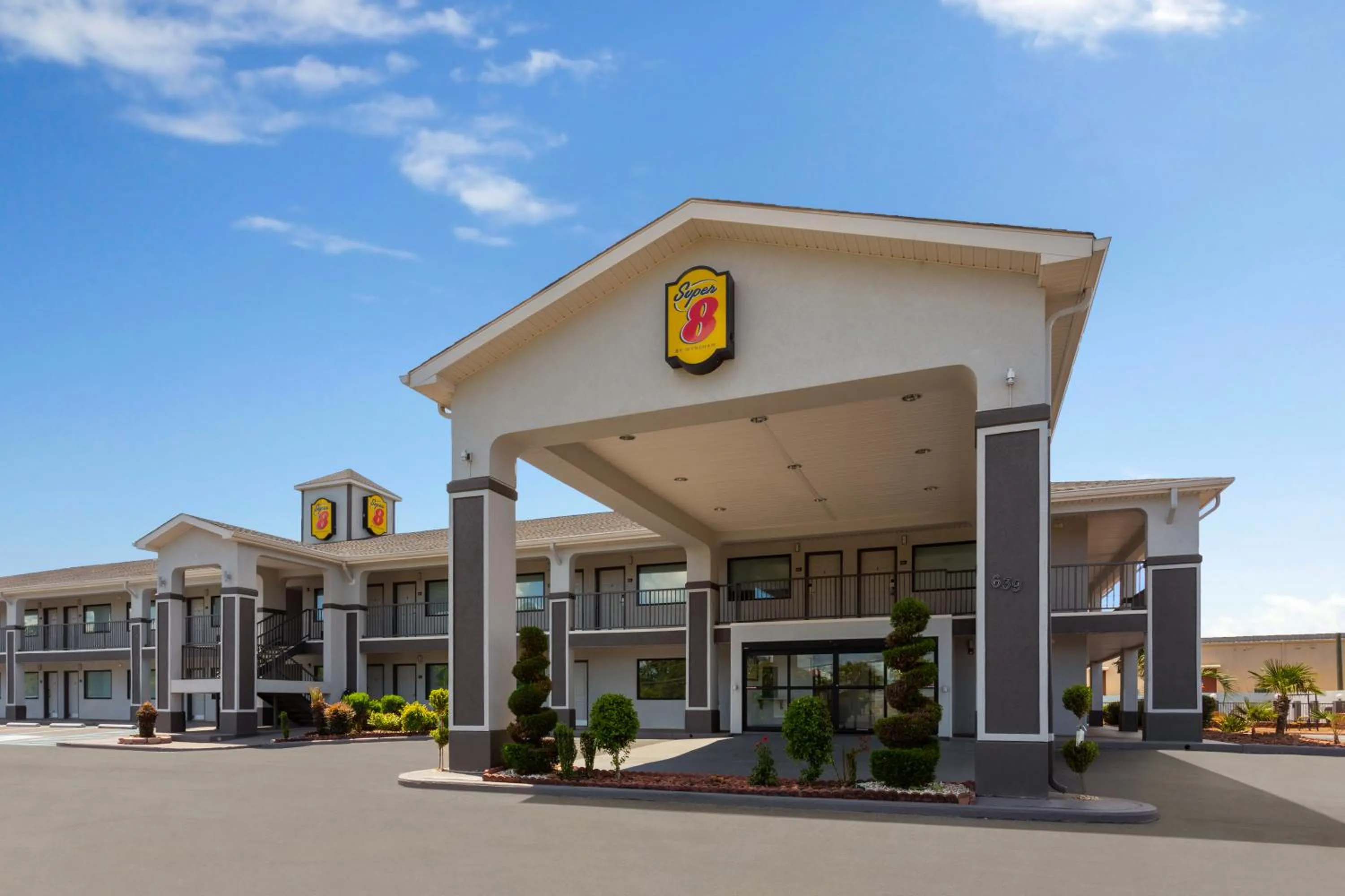 Property building in Super 8 by Wyndham Prattville Montgomery