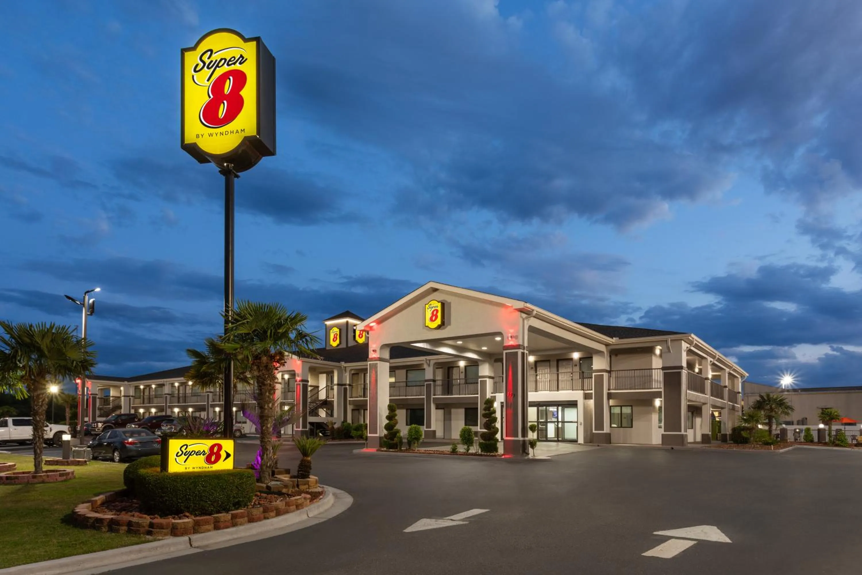 Property building in Super 8 by Wyndham Prattville Montgomery