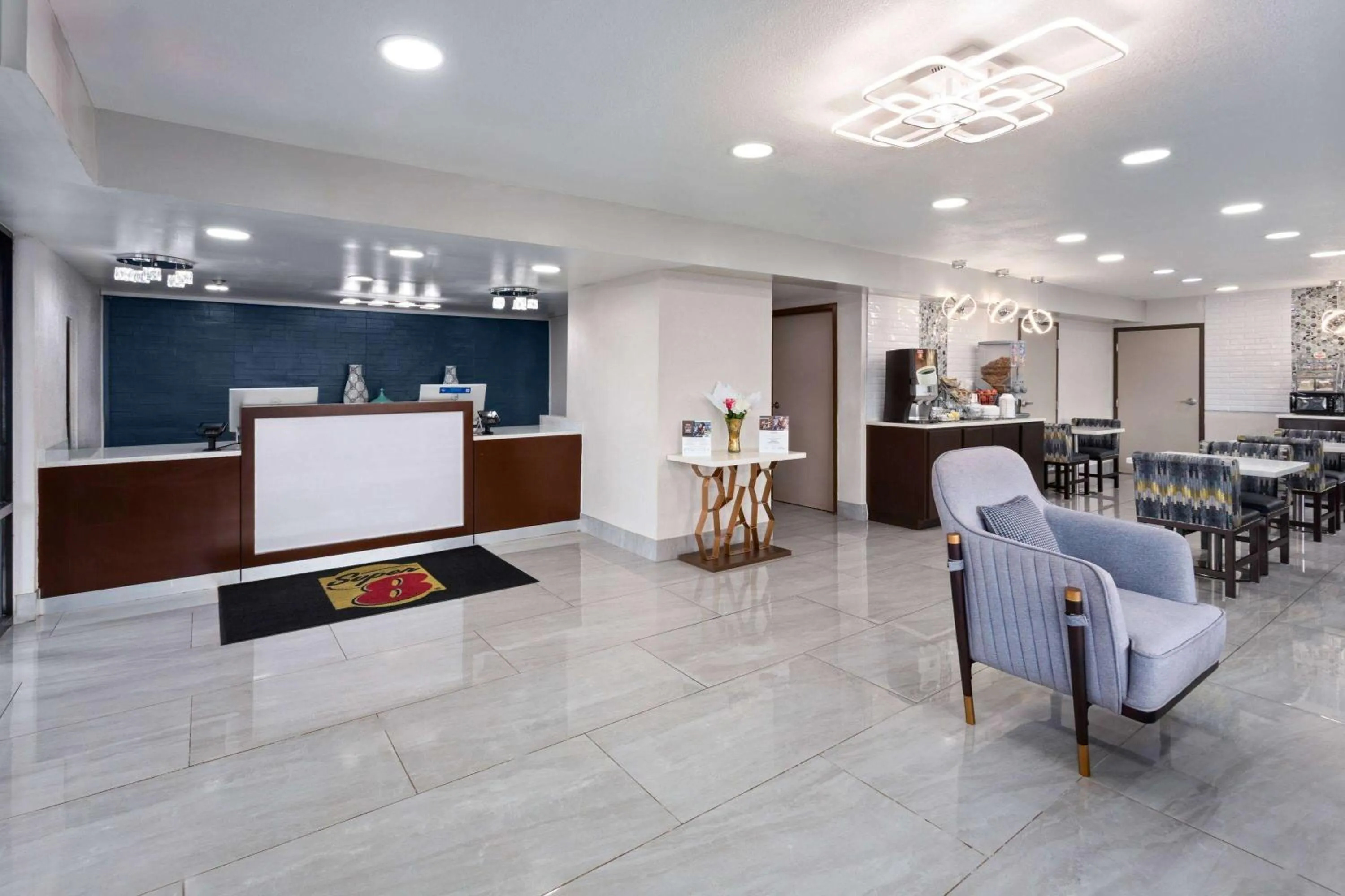 Lobby or reception in Super 8 by Wyndham Prattville Montgomery