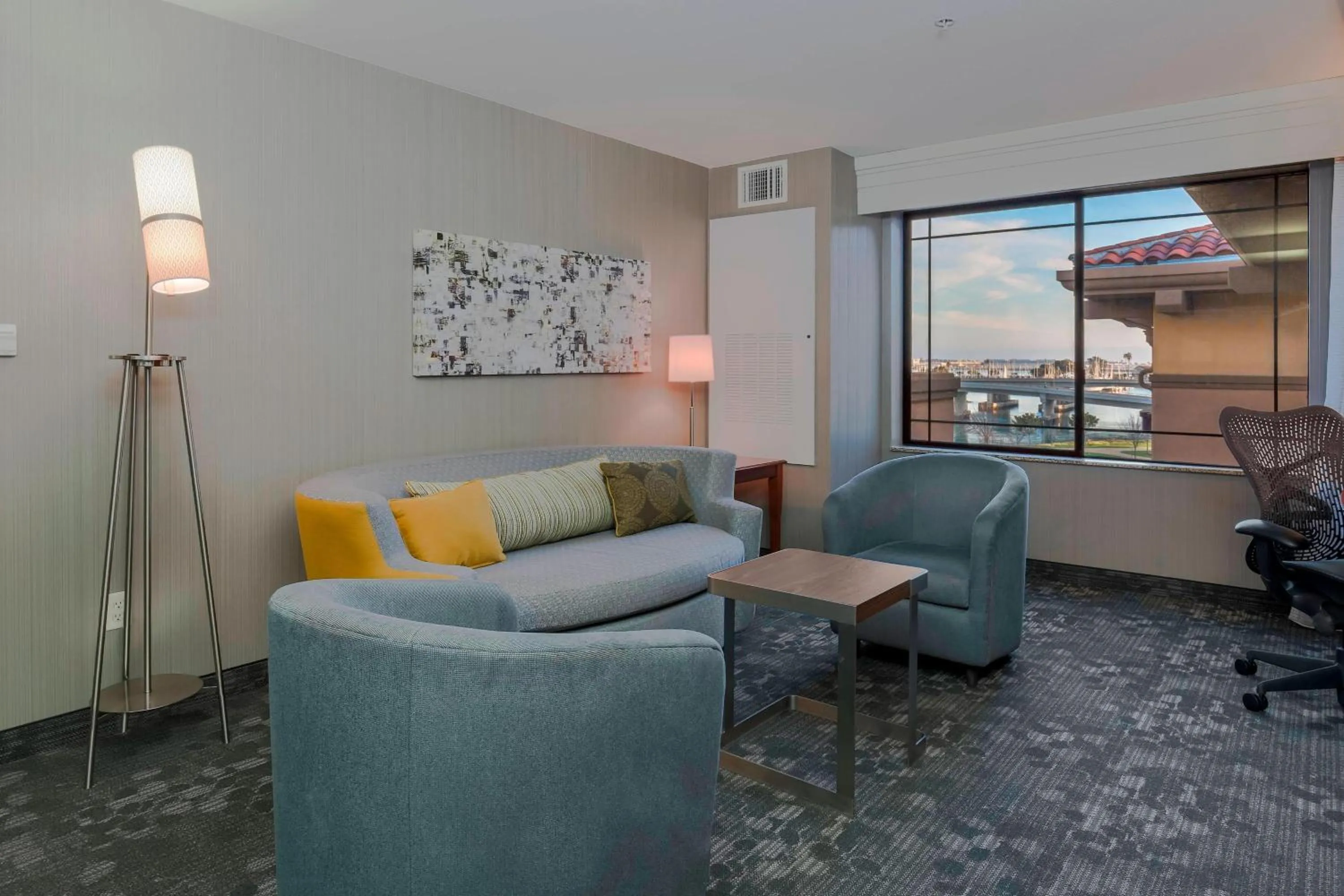 Photo of the whole room in Courtyard San Diego Airport/Liberty Station