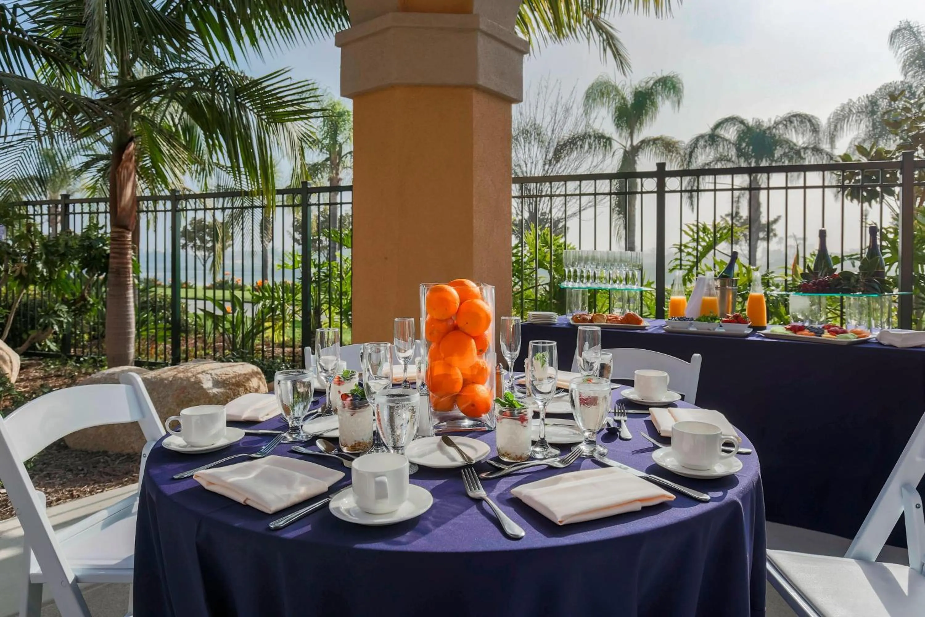 Restaurant/places to eat in Courtyard San Diego Airport/Liberty Station