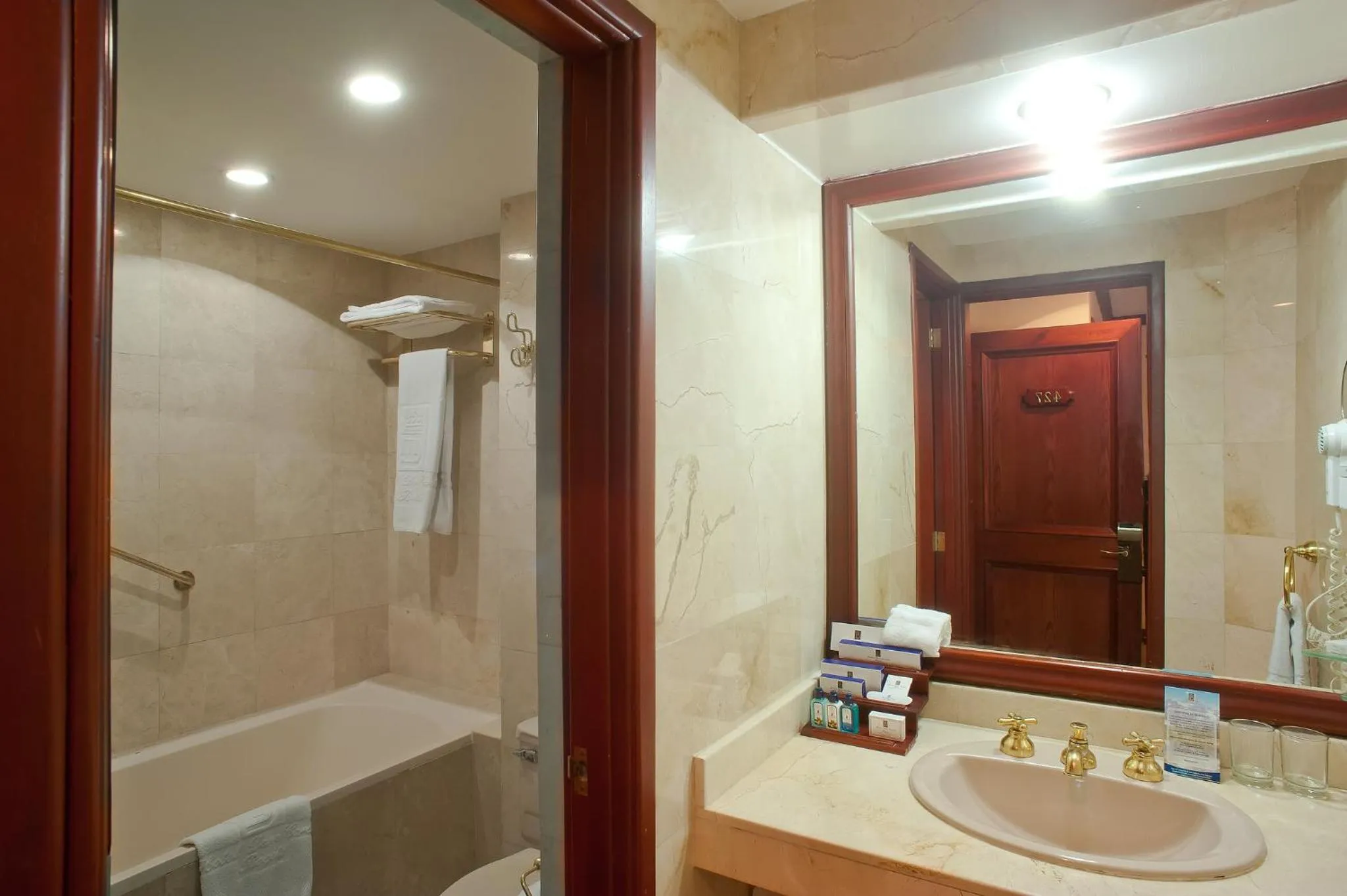 Bathroom in Hotel Dann Carlton Bogota