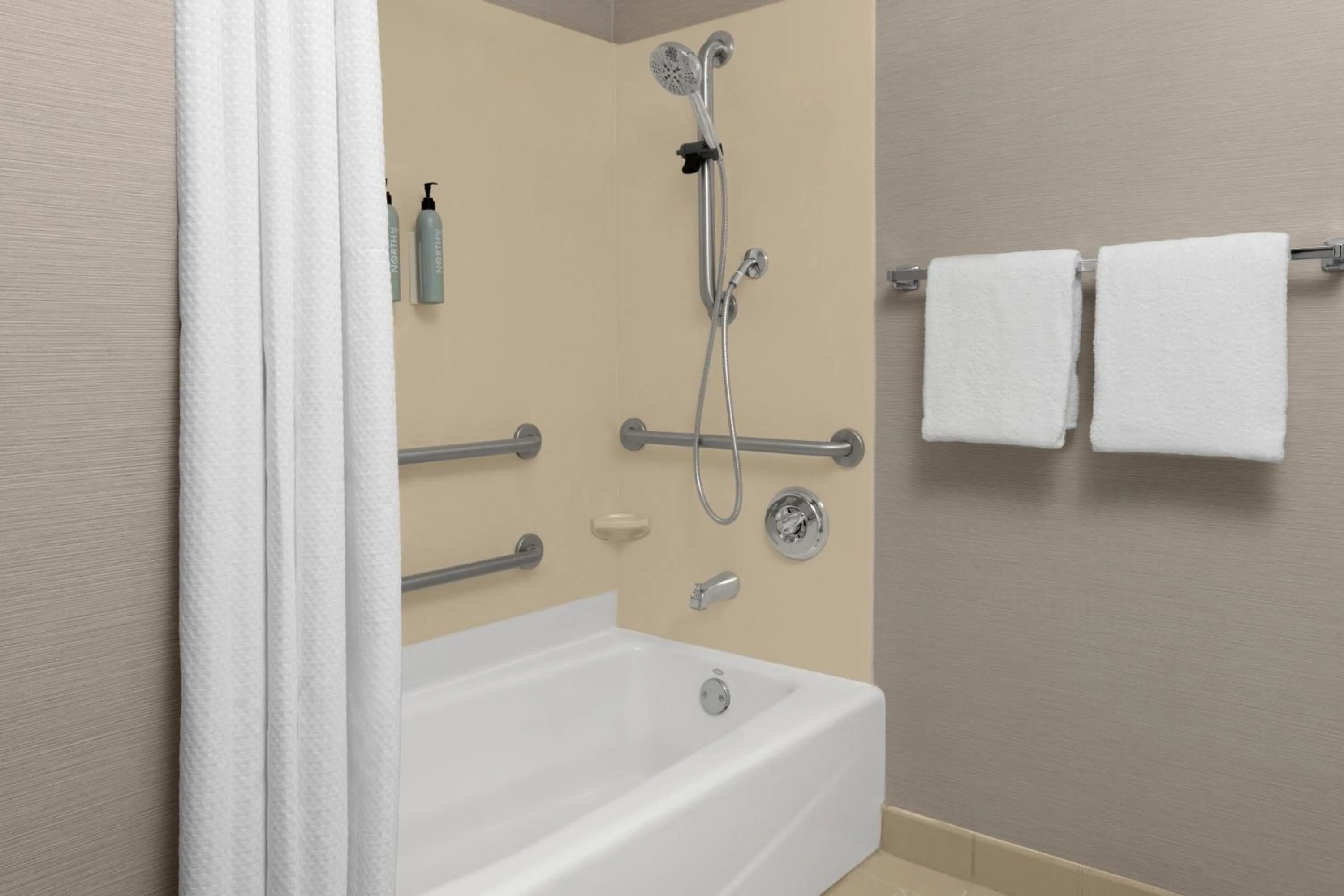 Bathroom in Courtyard by Marriott San Diego Central