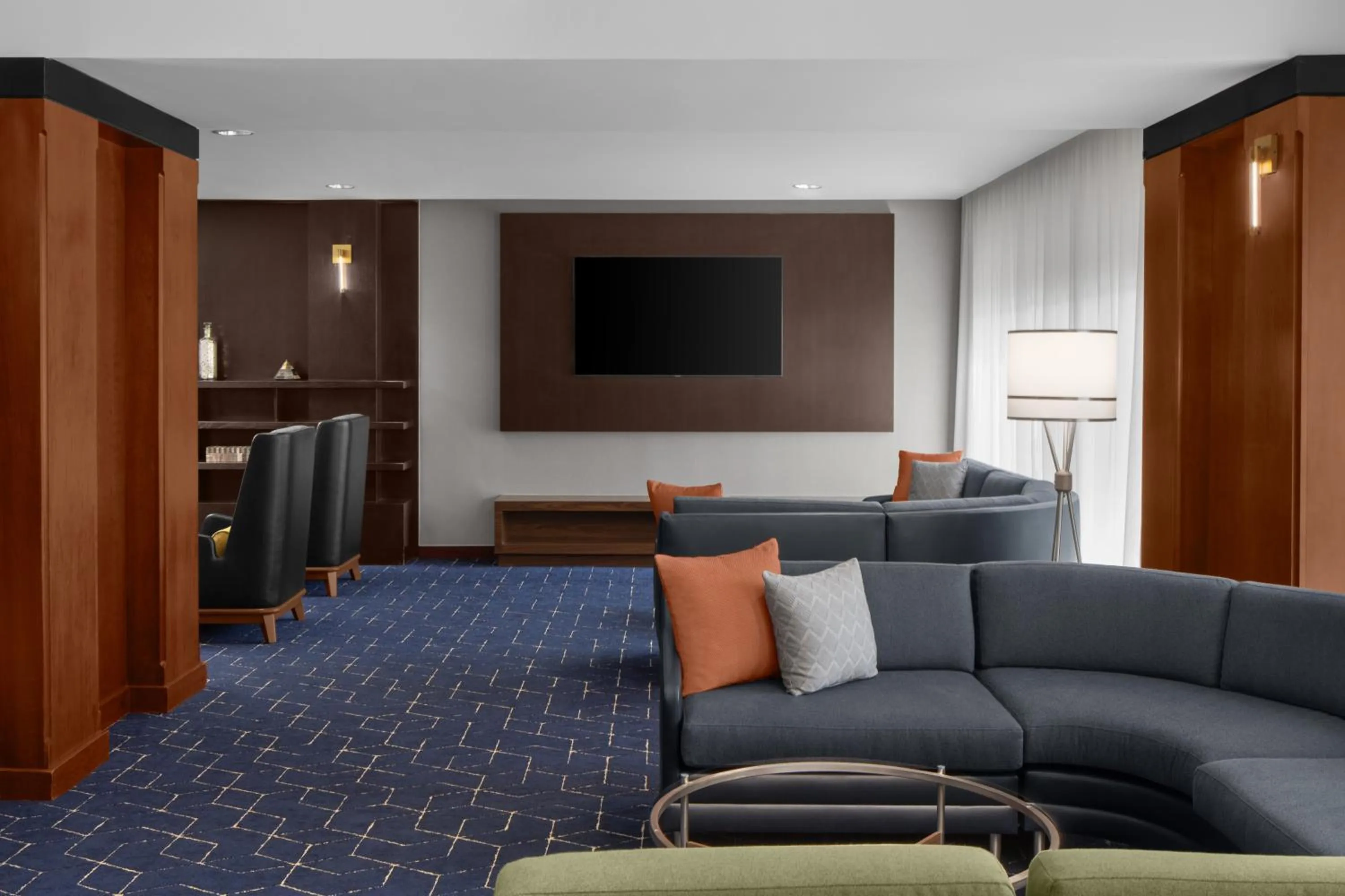 TV and multimedia in Courtyard by Marriott San Diego Central