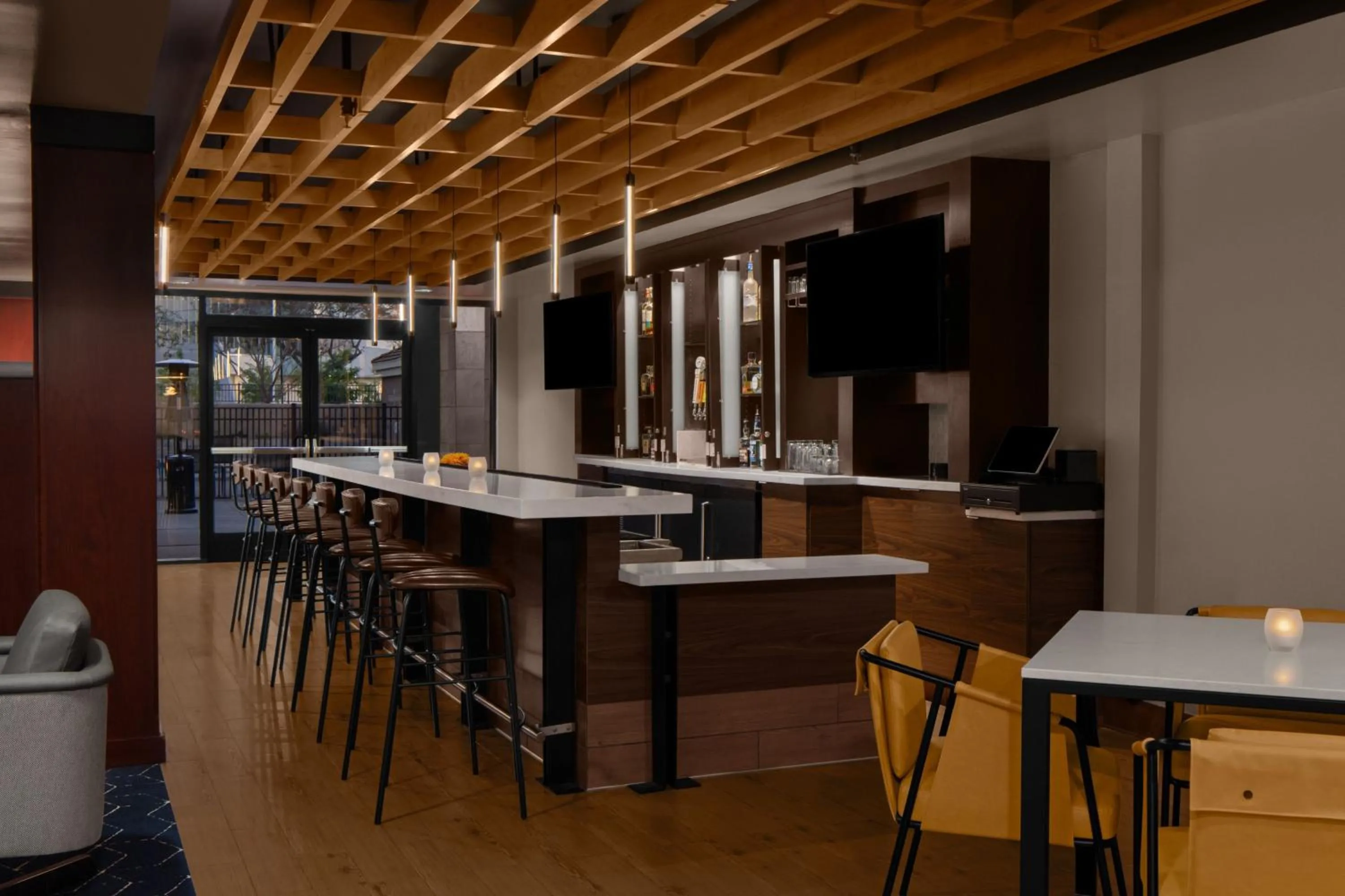Lounge or bar in Courtyard by Marriott San Diego Central