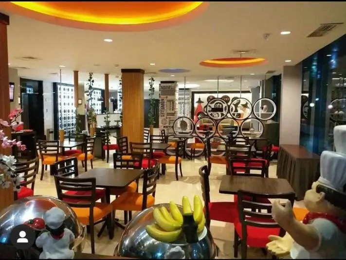Restaurant/places to eat in News Hotel by Graha Pena Jawa Pos