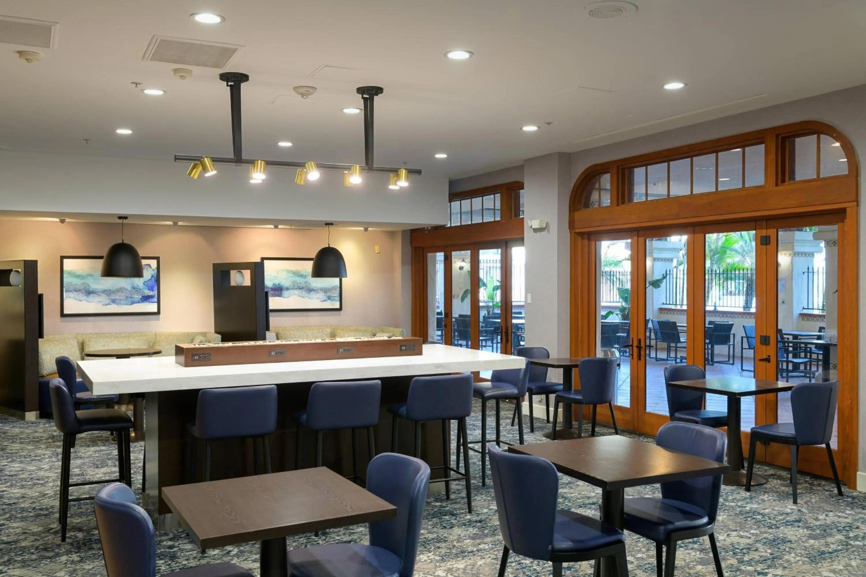 Restaurant/places to eat in Courtyard San Diego Old Town