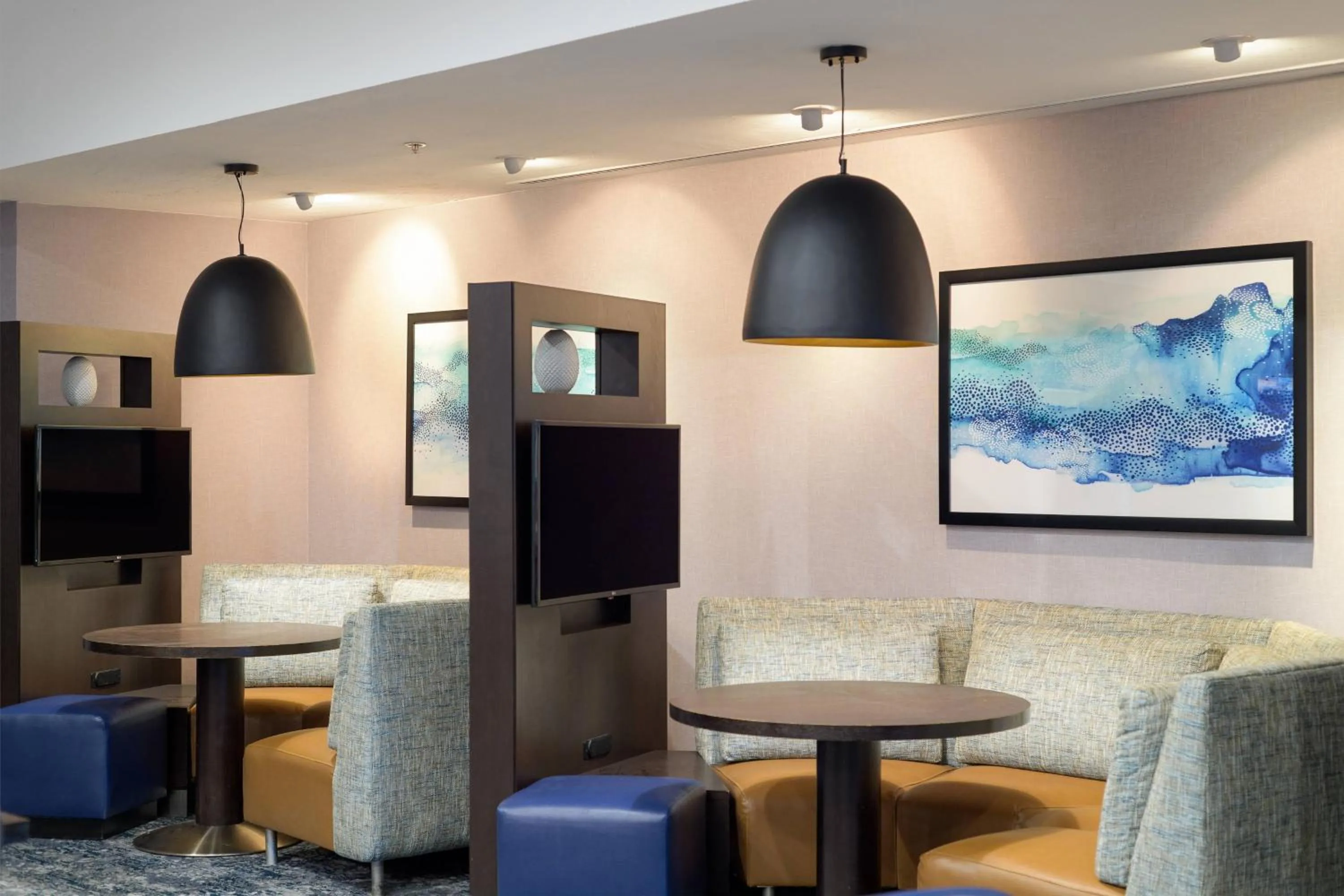 Restaurant/places to eat in Courtyard San Diego Old Town