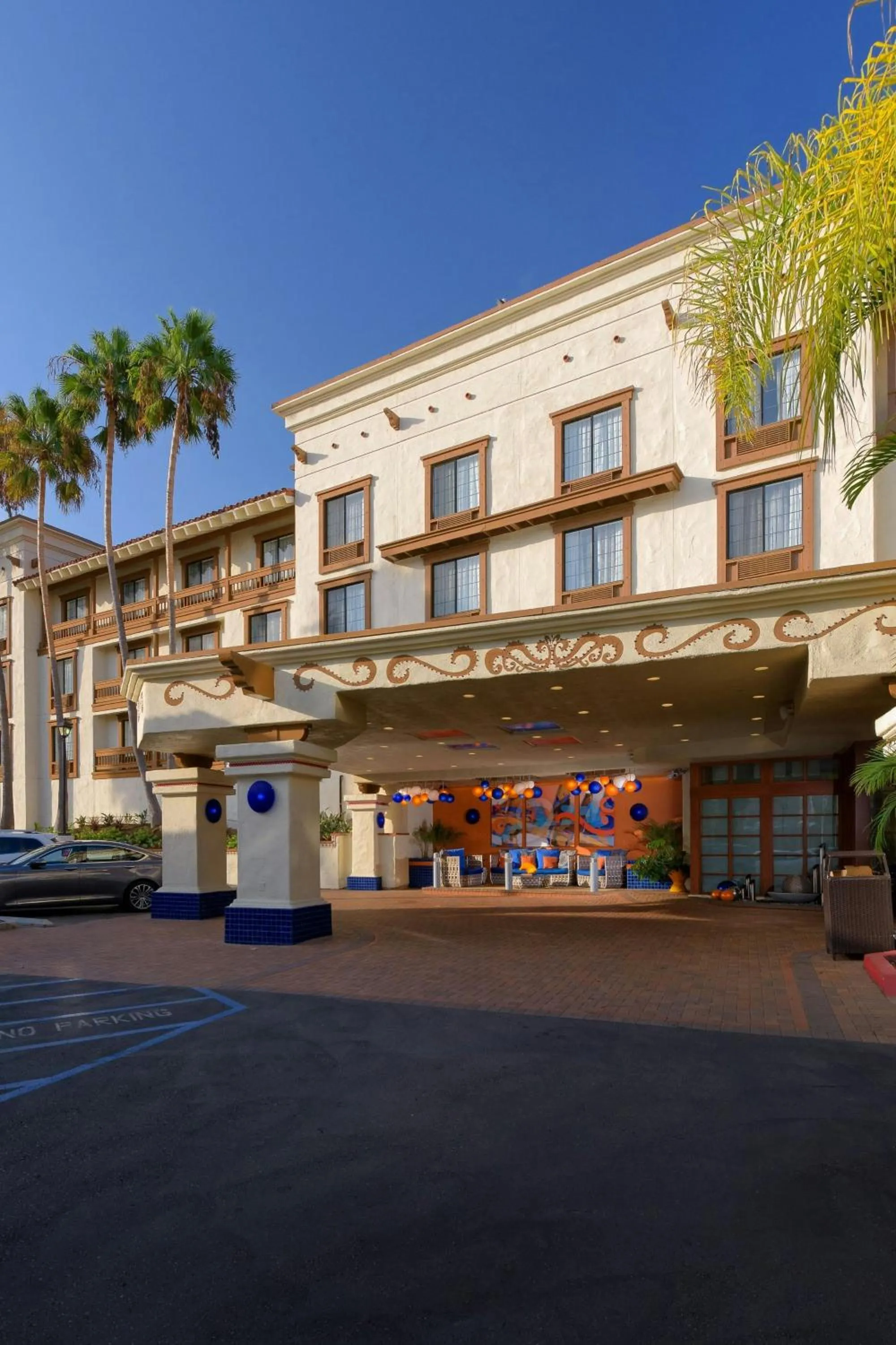 Property building in Courtyard San Diego Old Town