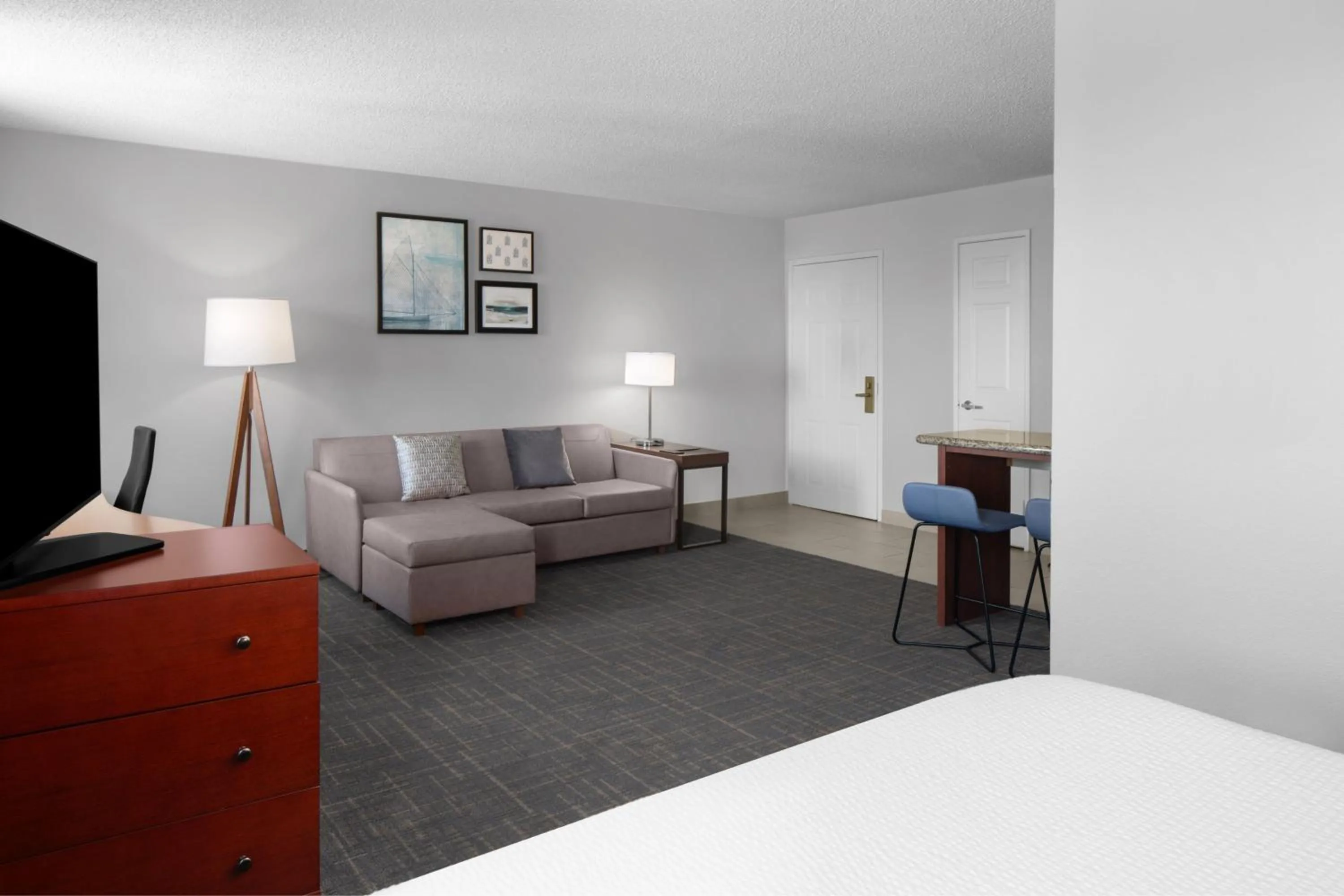 Photo of the whole room, Bed in Residence Inn by Marriott San Diego Downtown