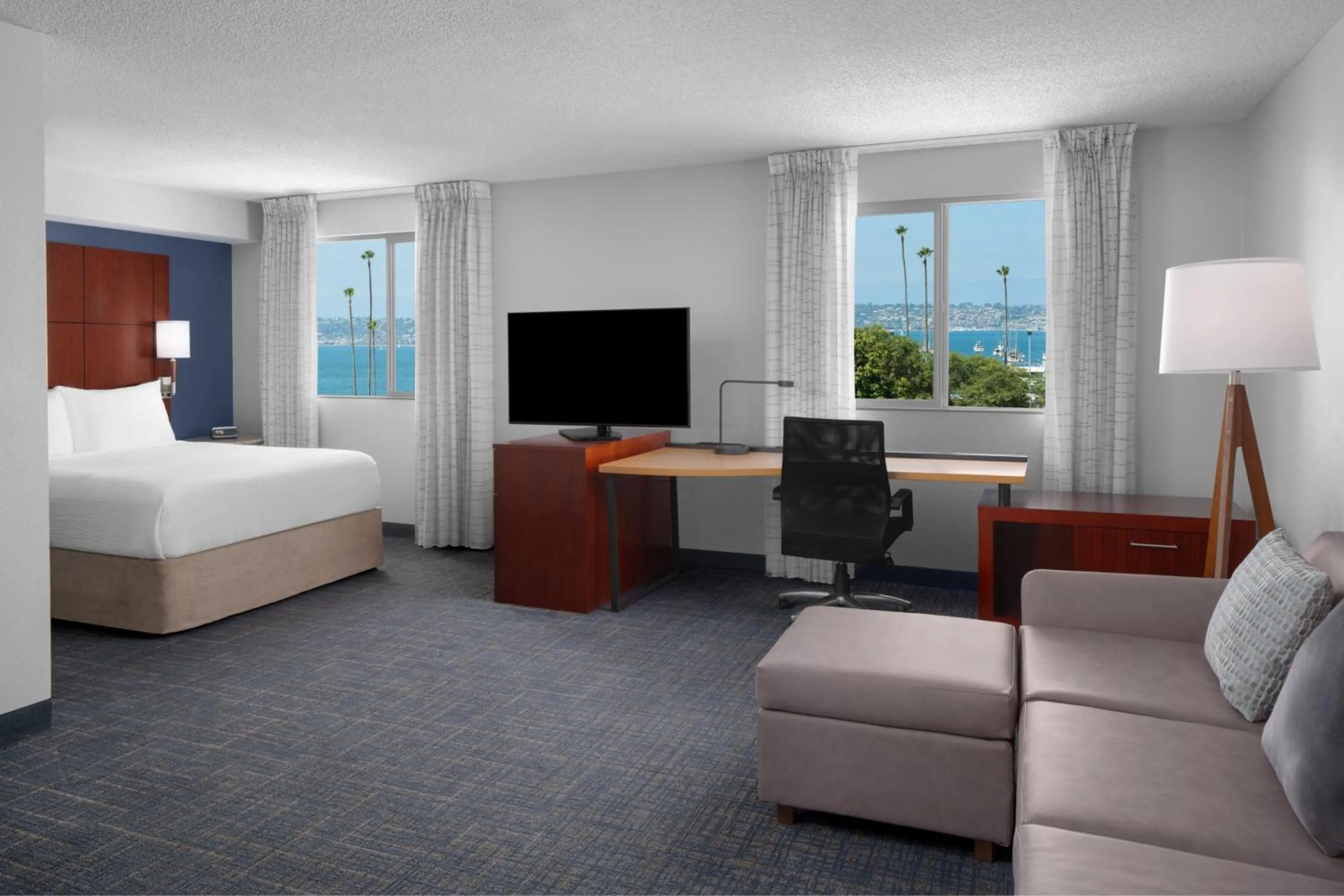 Photo of the whole room, Bed in Residence Inn by Marriott San Diego Downtown