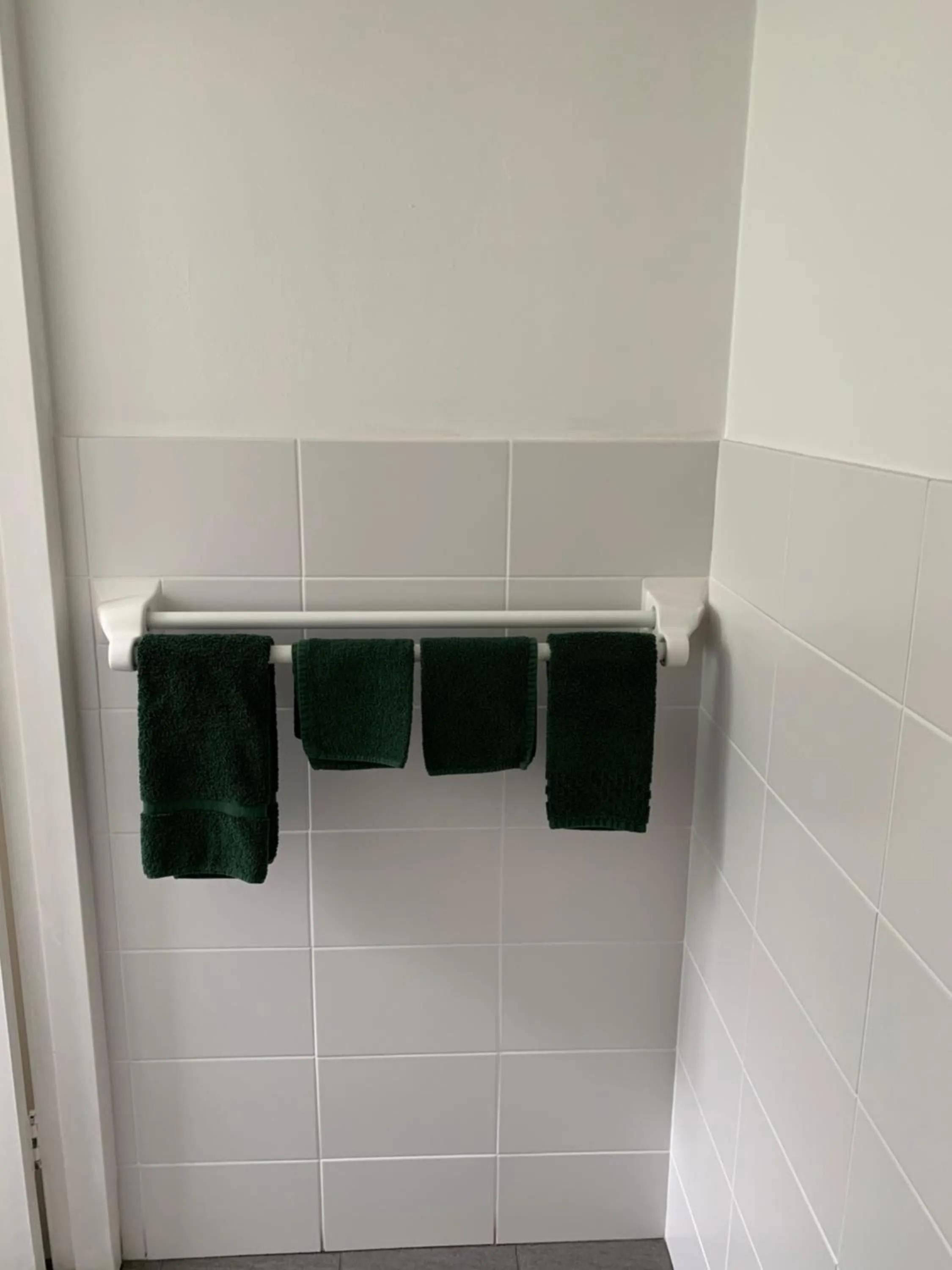 Bathroom in Mariner Motel