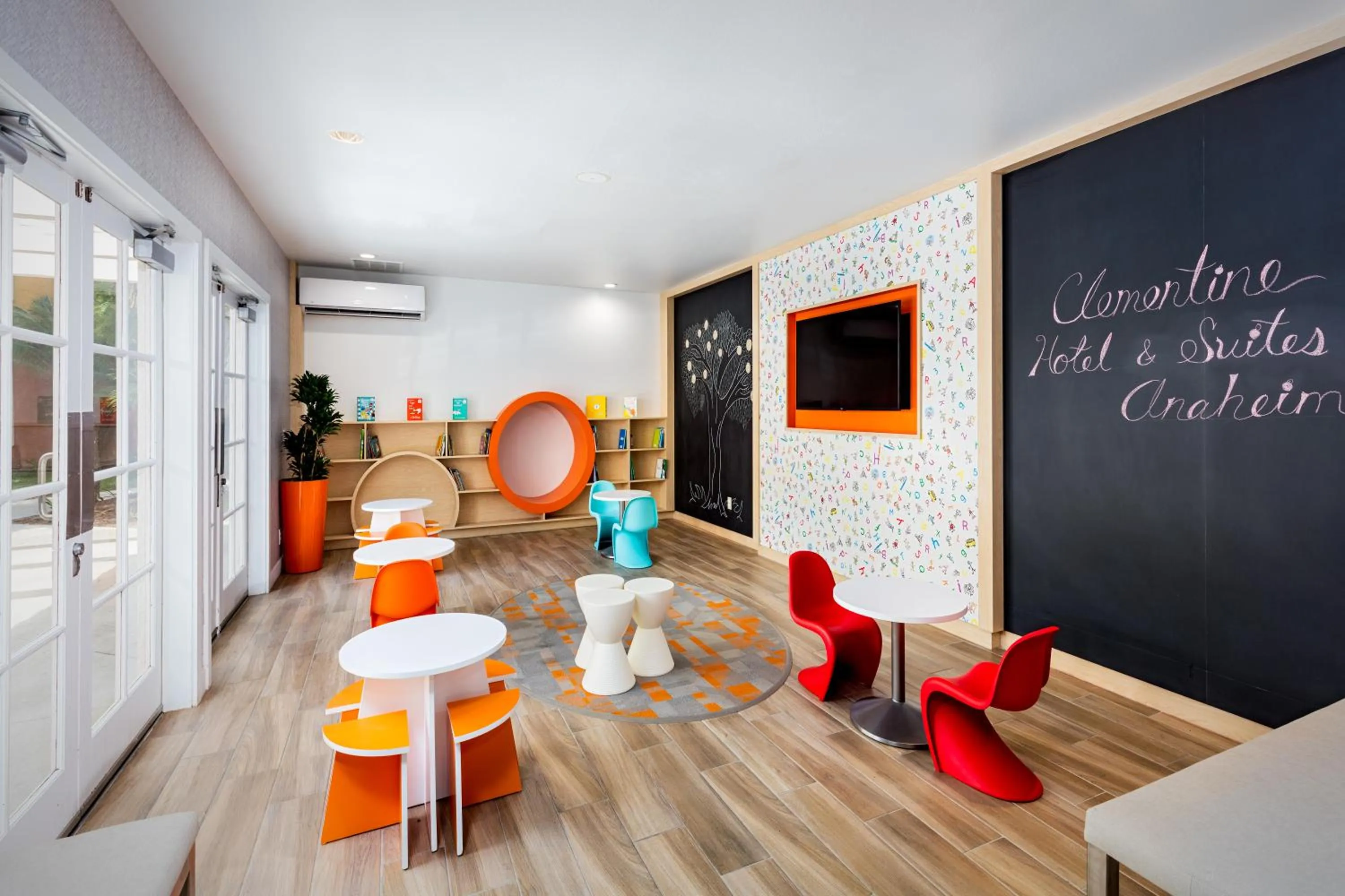 Lobby or reception in Clementine Hotel & Suites Anaheim