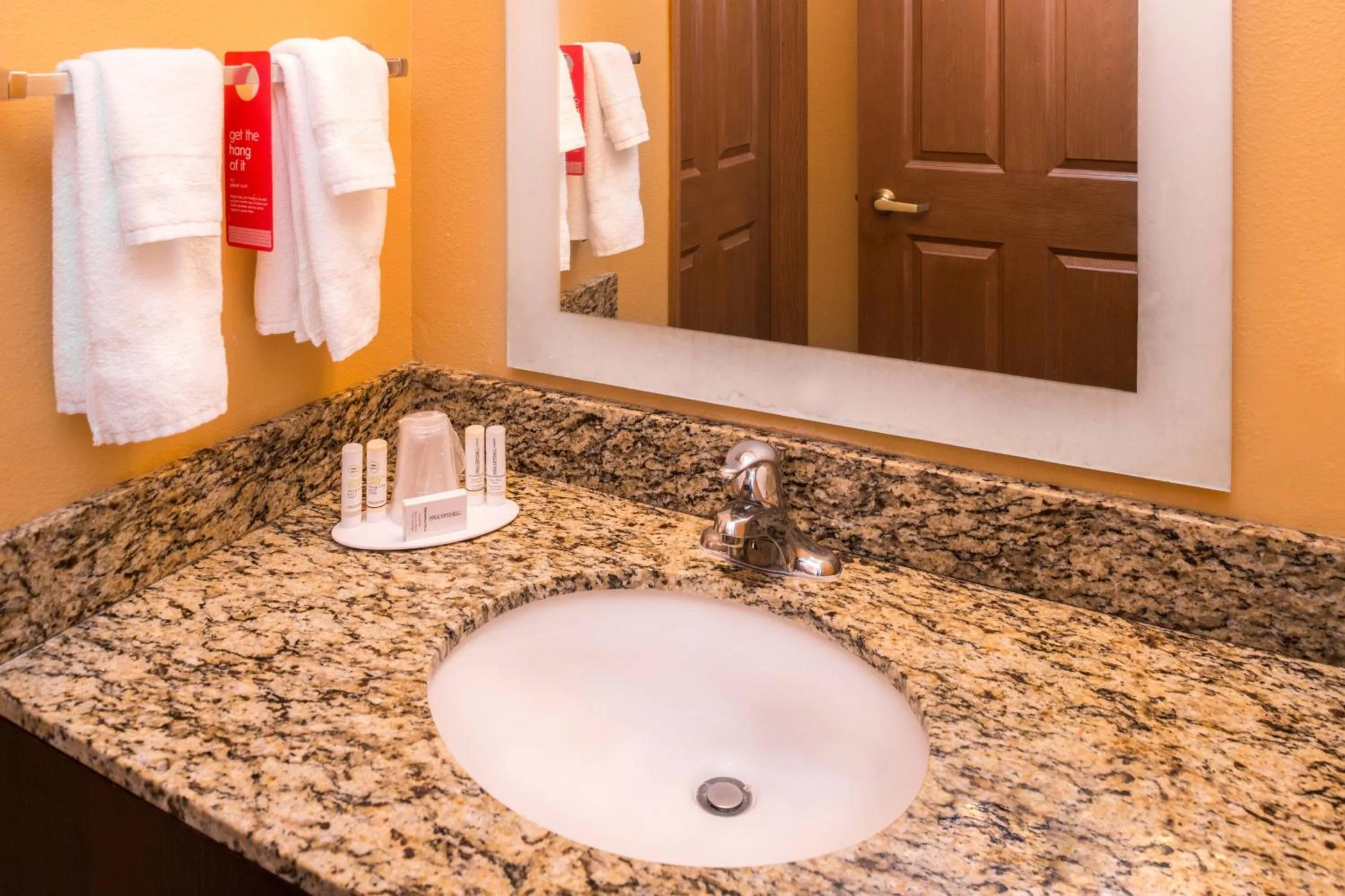 Bathroom in TownePlace Suites by Marriott Anaheim Maingate Near Angel Stadium