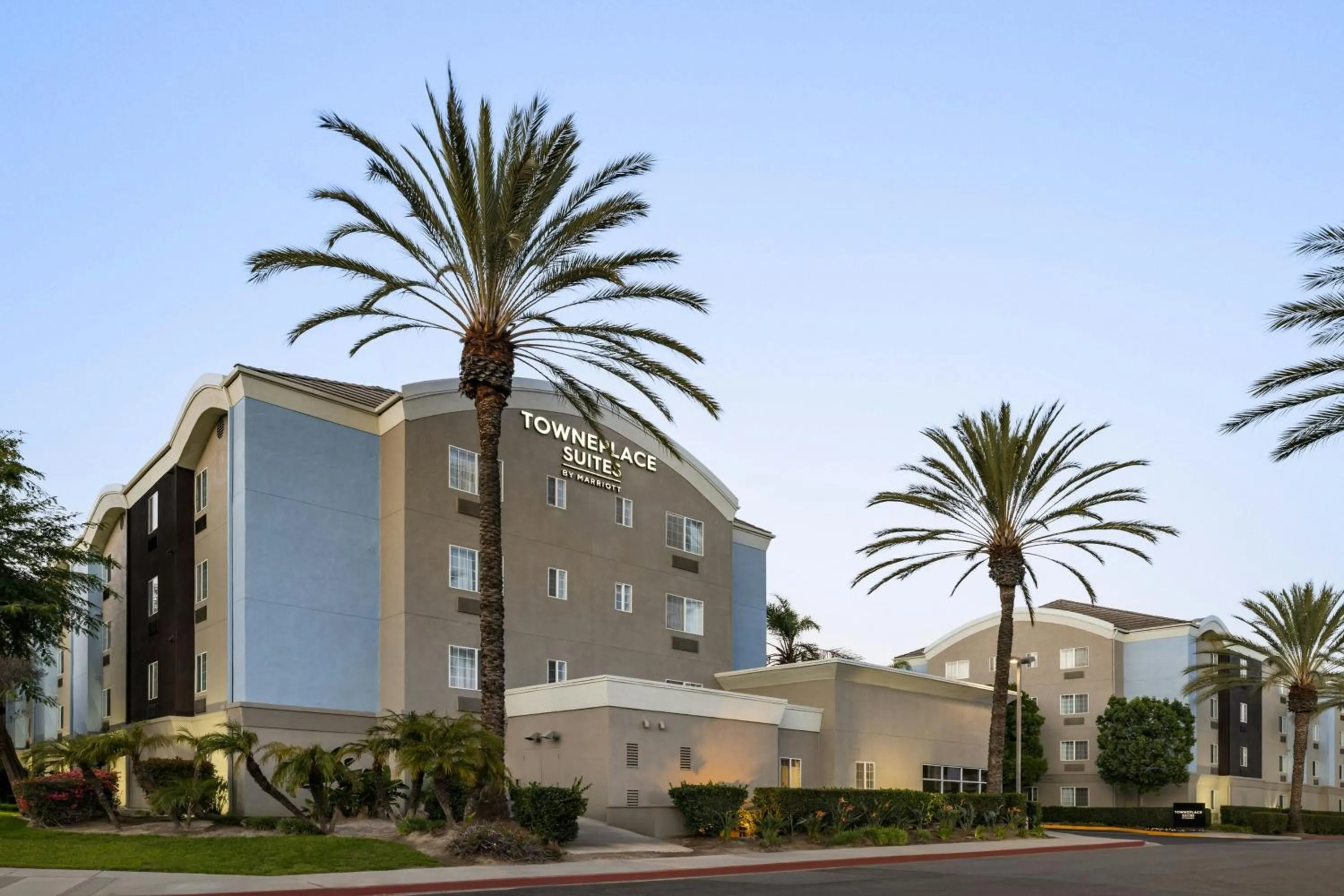 Property building in TownePlace Suites by Marriott Anaheim Maingate Near Angel Stadium