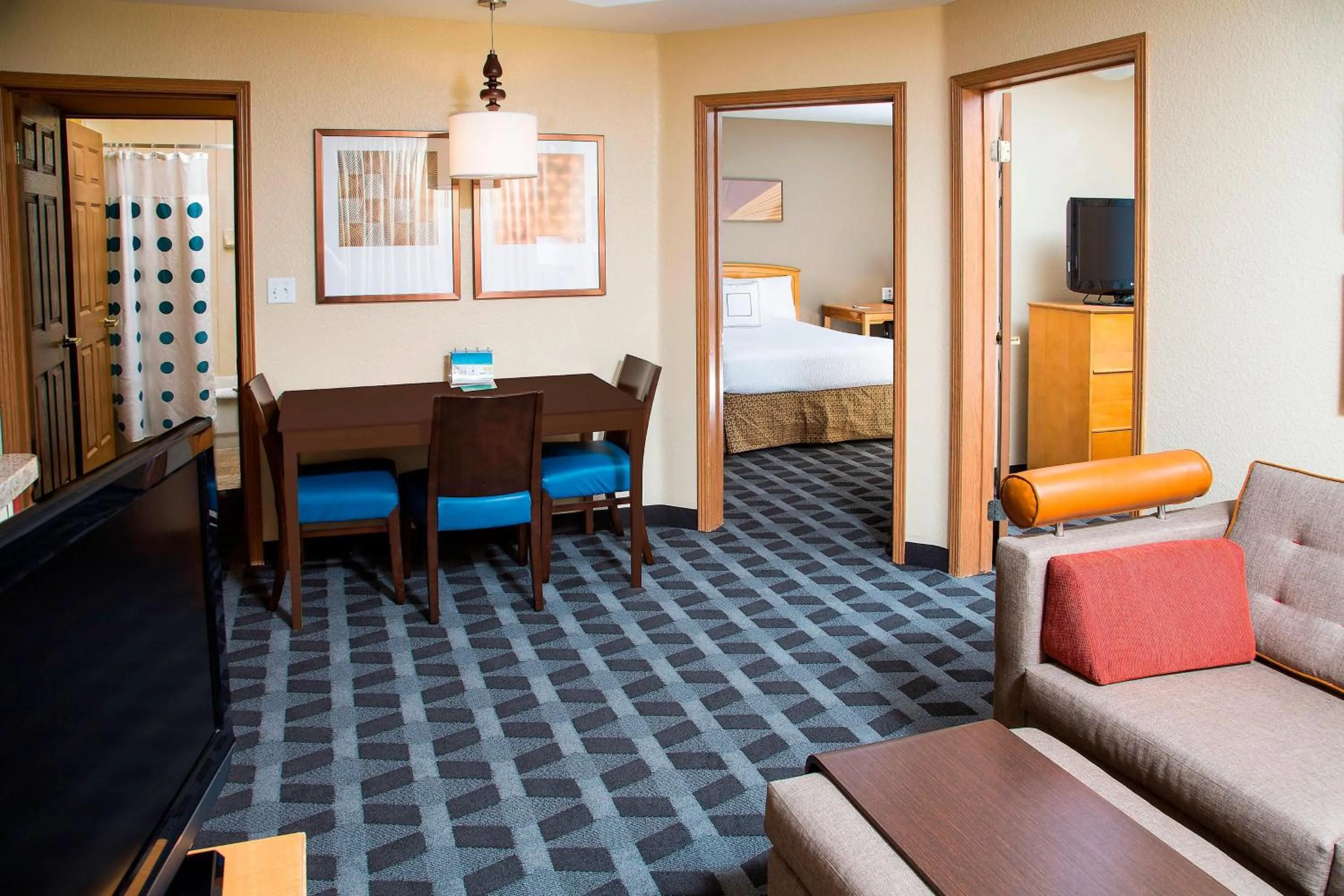 Bedroom, Bed in TownePlace Suites by Marriott Anaheim Maingate Near Angel Stadium