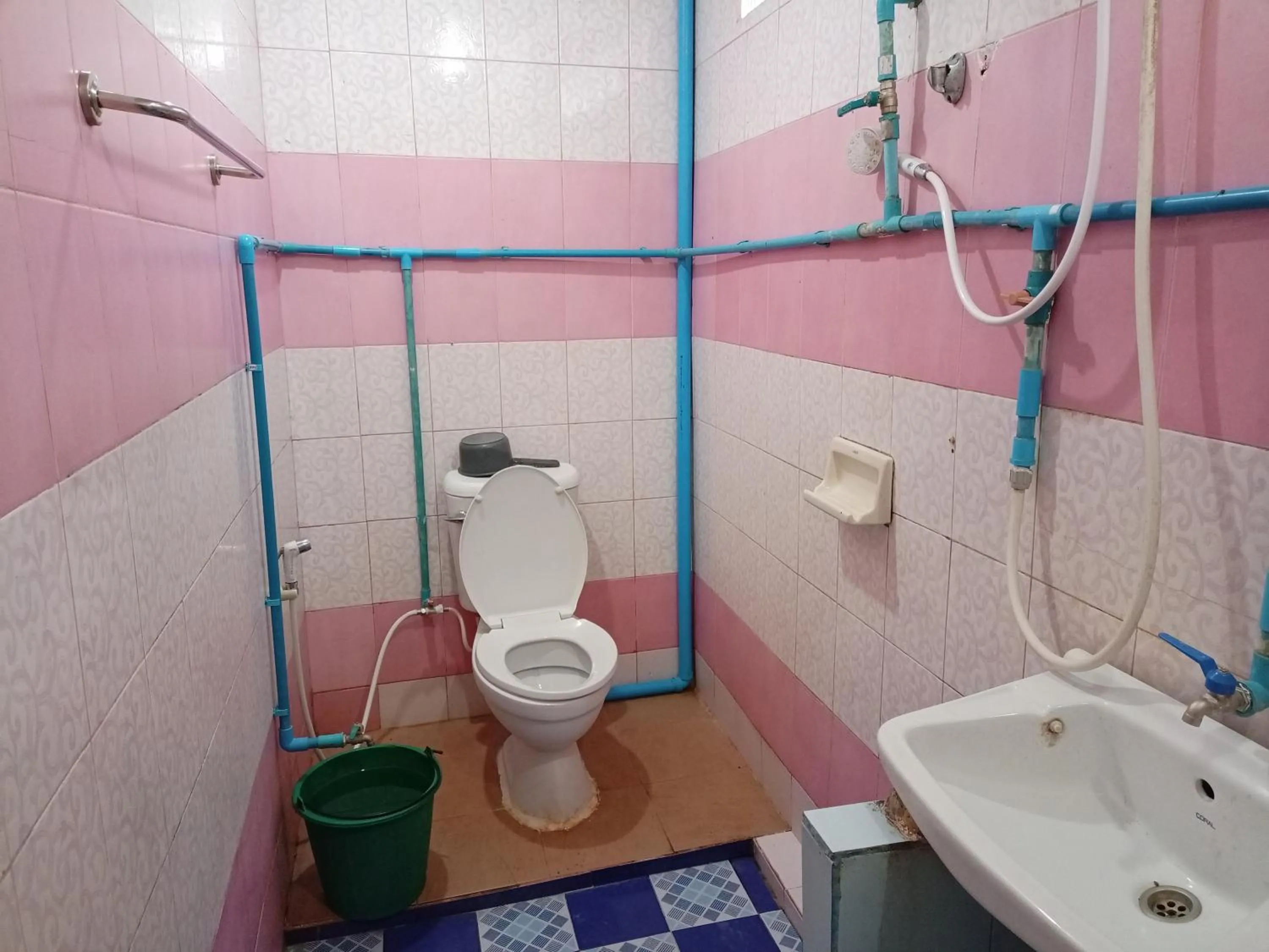 Shower in Kanjana Resort