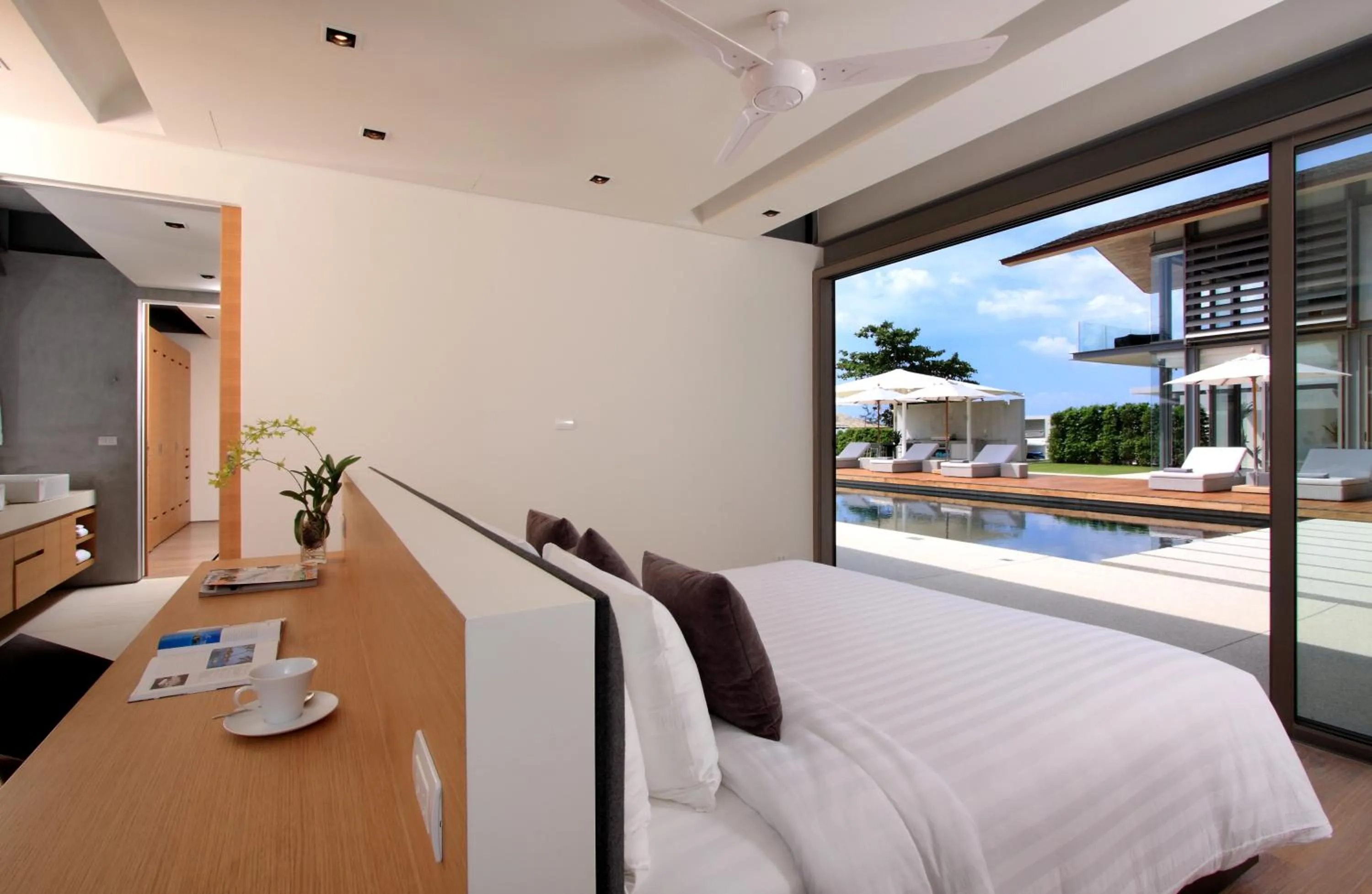 Bed in Sava Beach Villas