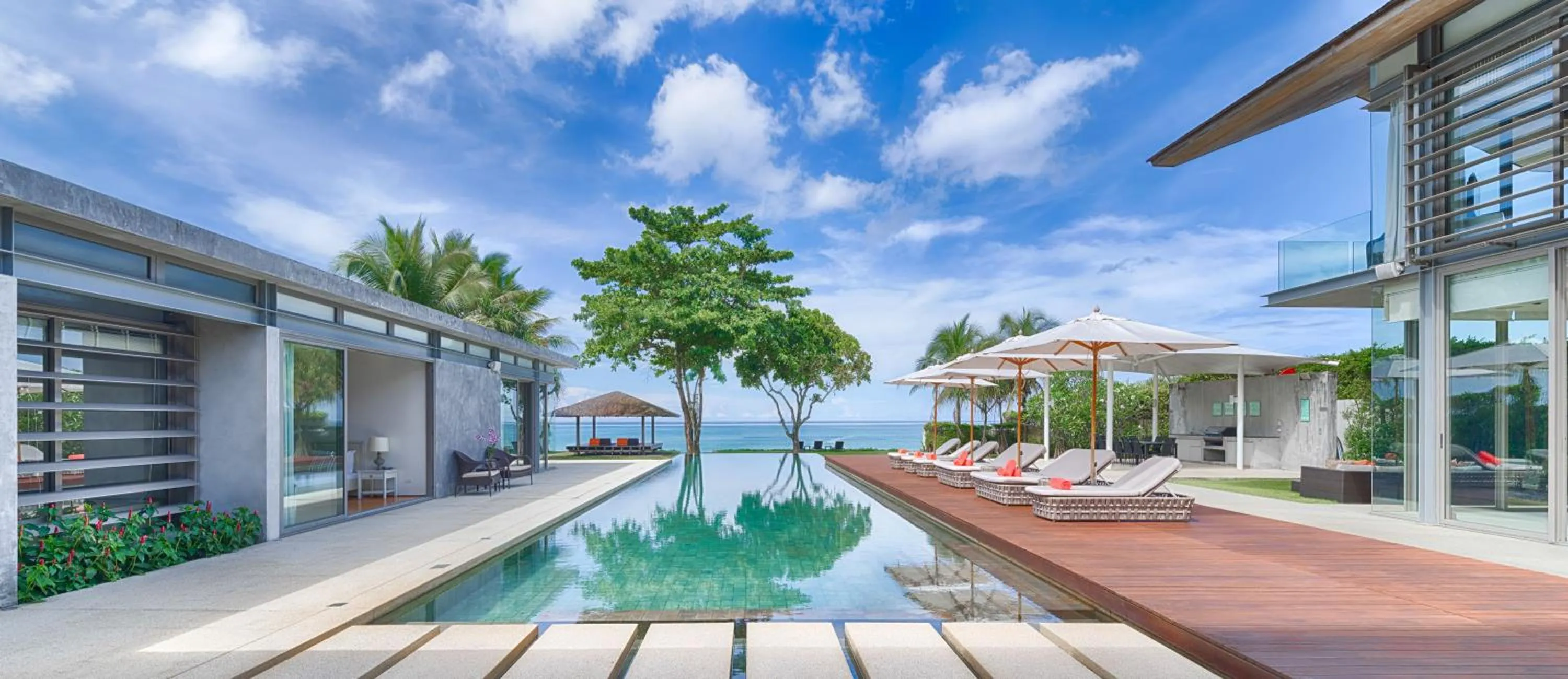 Swimming pool in Sava Beach Villas