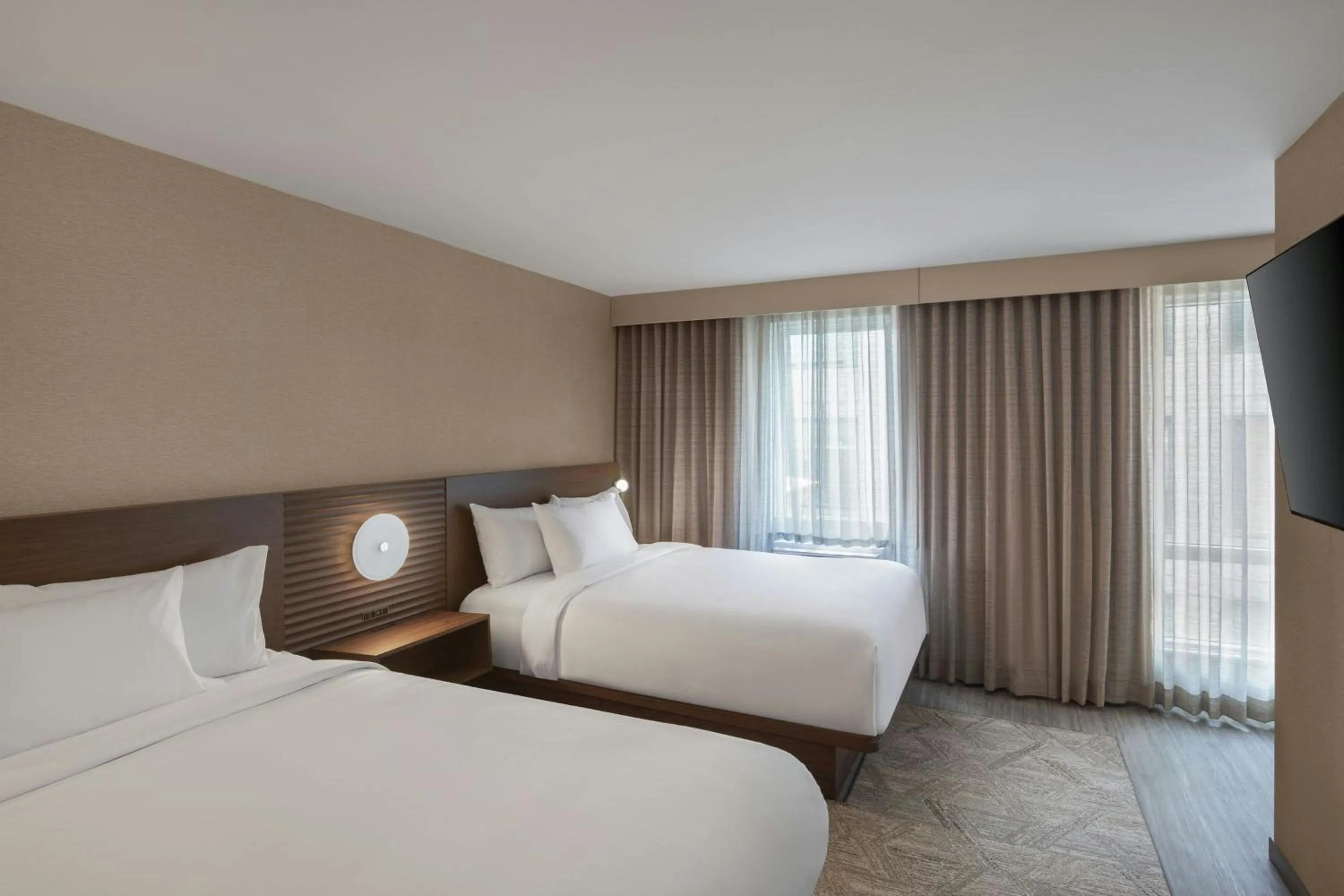 Photo of the whole room, Bed in SpringHill Suites by Marriott Old Montreal