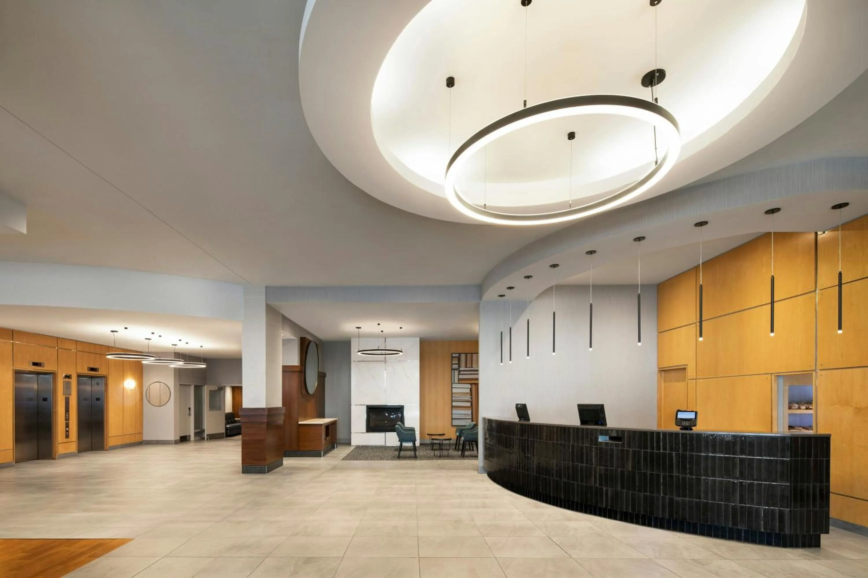 Lobby or reception in Courtyard by Marriott Montreal Airport